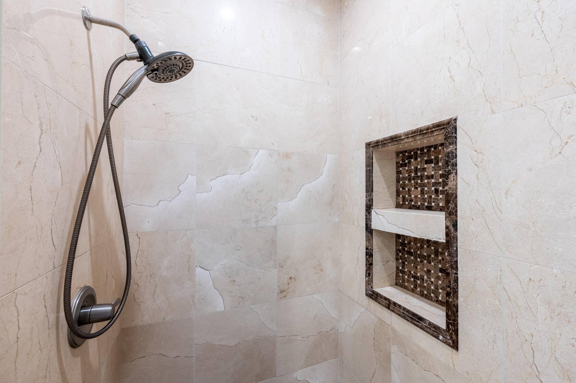 16541 SW 62nd Street, Southwest Ranches, FL 33331 Principal Bathroom