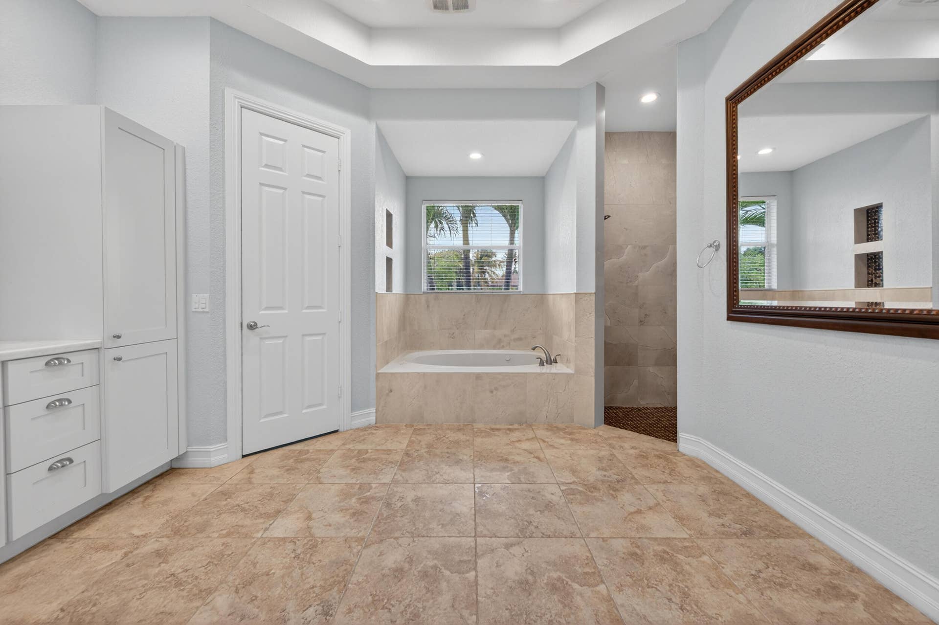 16541 SW 62nd Street, Southwest Ranches, FL 33331 Principal Bathroom