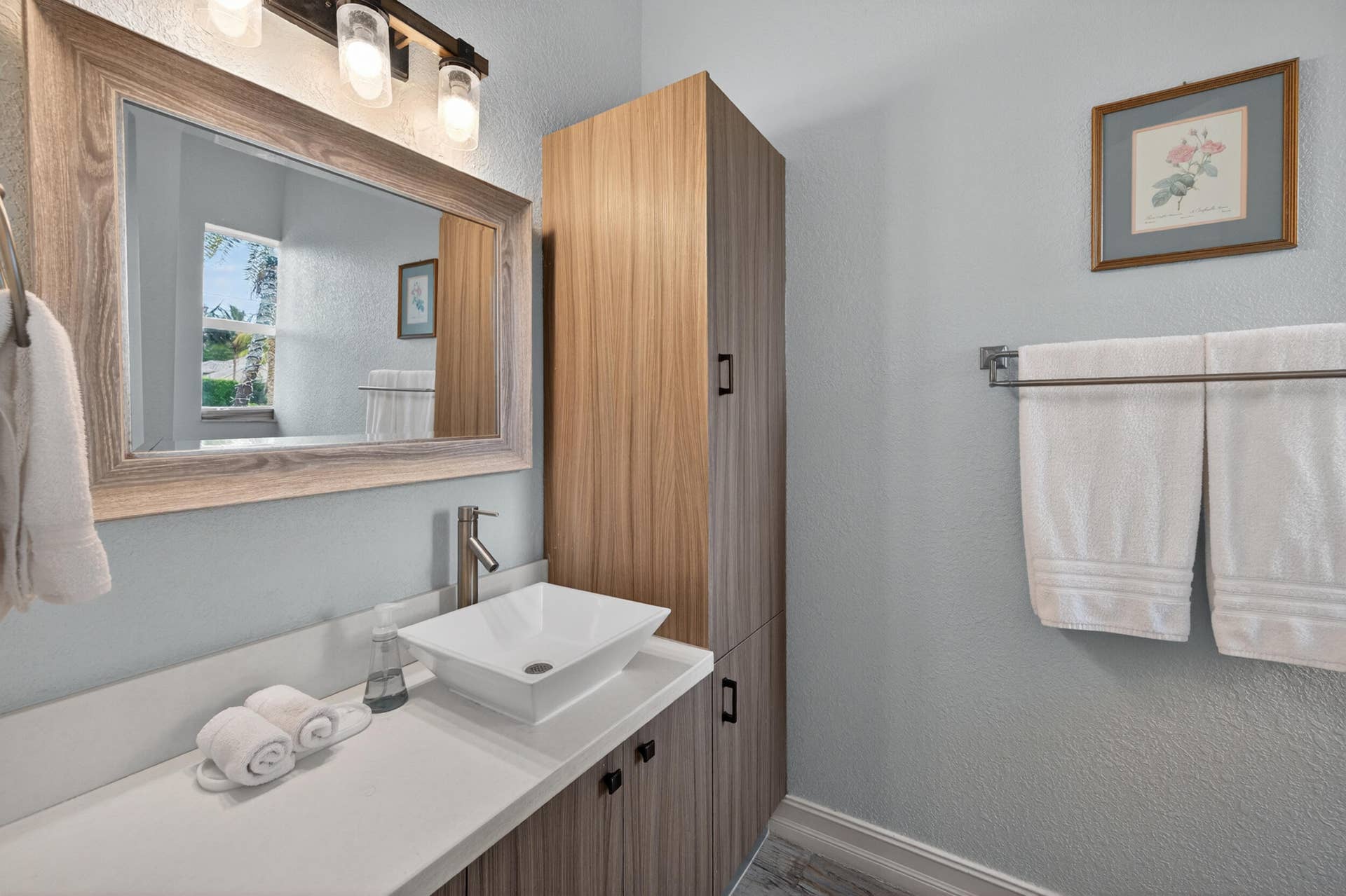 16541 SW 62nd Street, Southwest Ranches, FL 33331 Bedroom #2 ( En Suite ) Bathroom