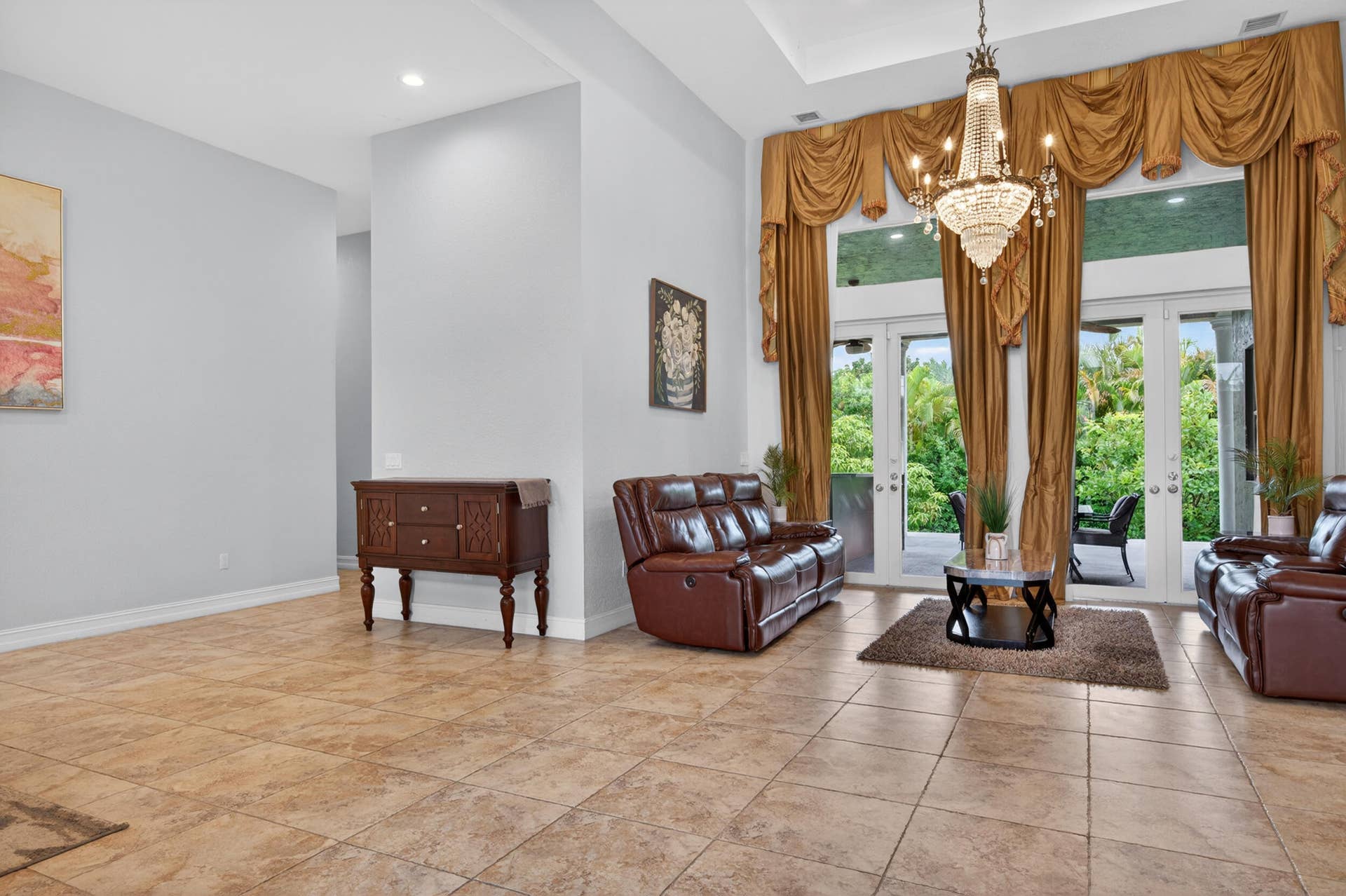 16541 SW 62nd Street, Southwest Ranches, FL 33331 Living Room