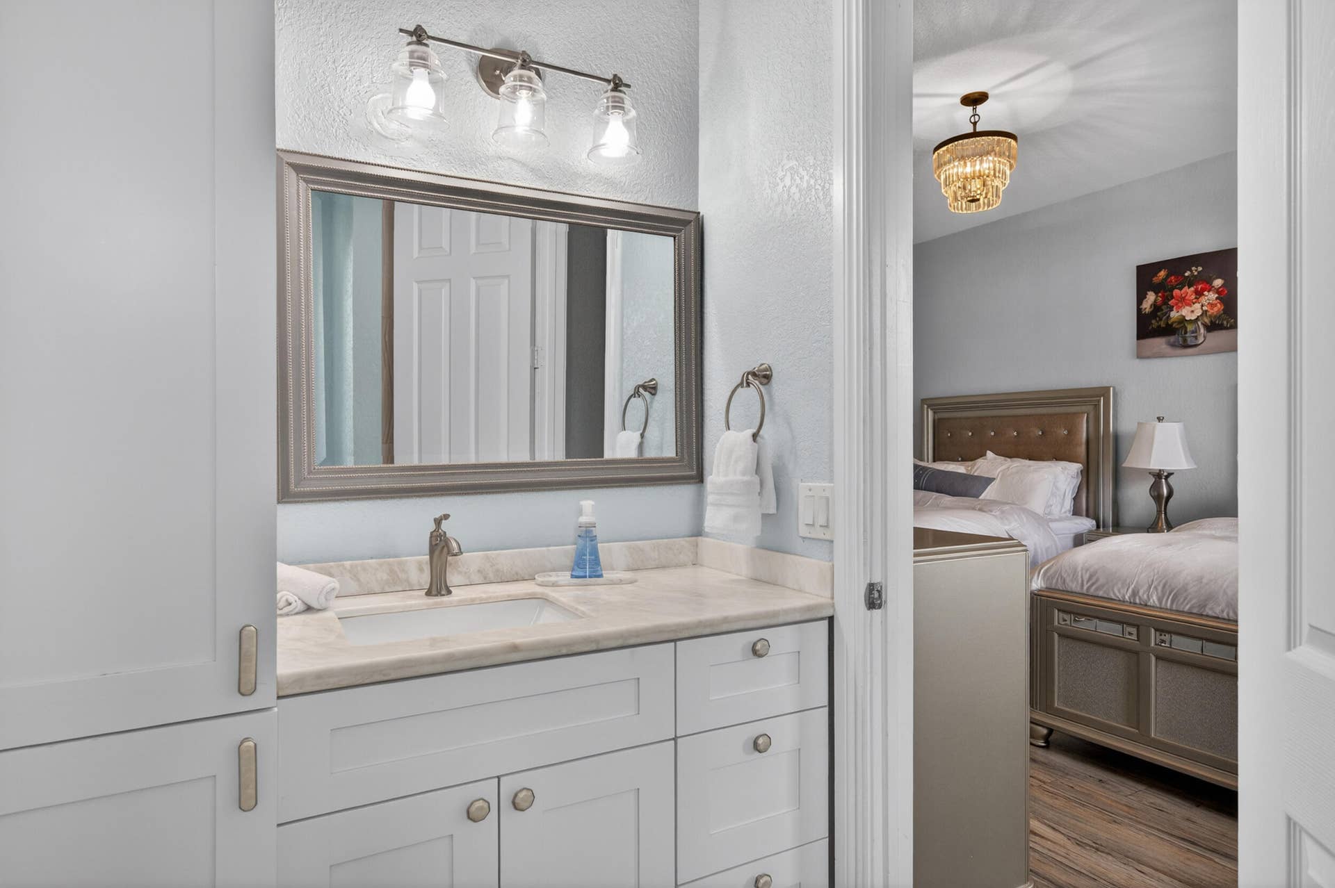 16541 SW 62nd Street, Southwest Ranches, FL 33331 Bedroom #3 ( En Suite ) Bathroom