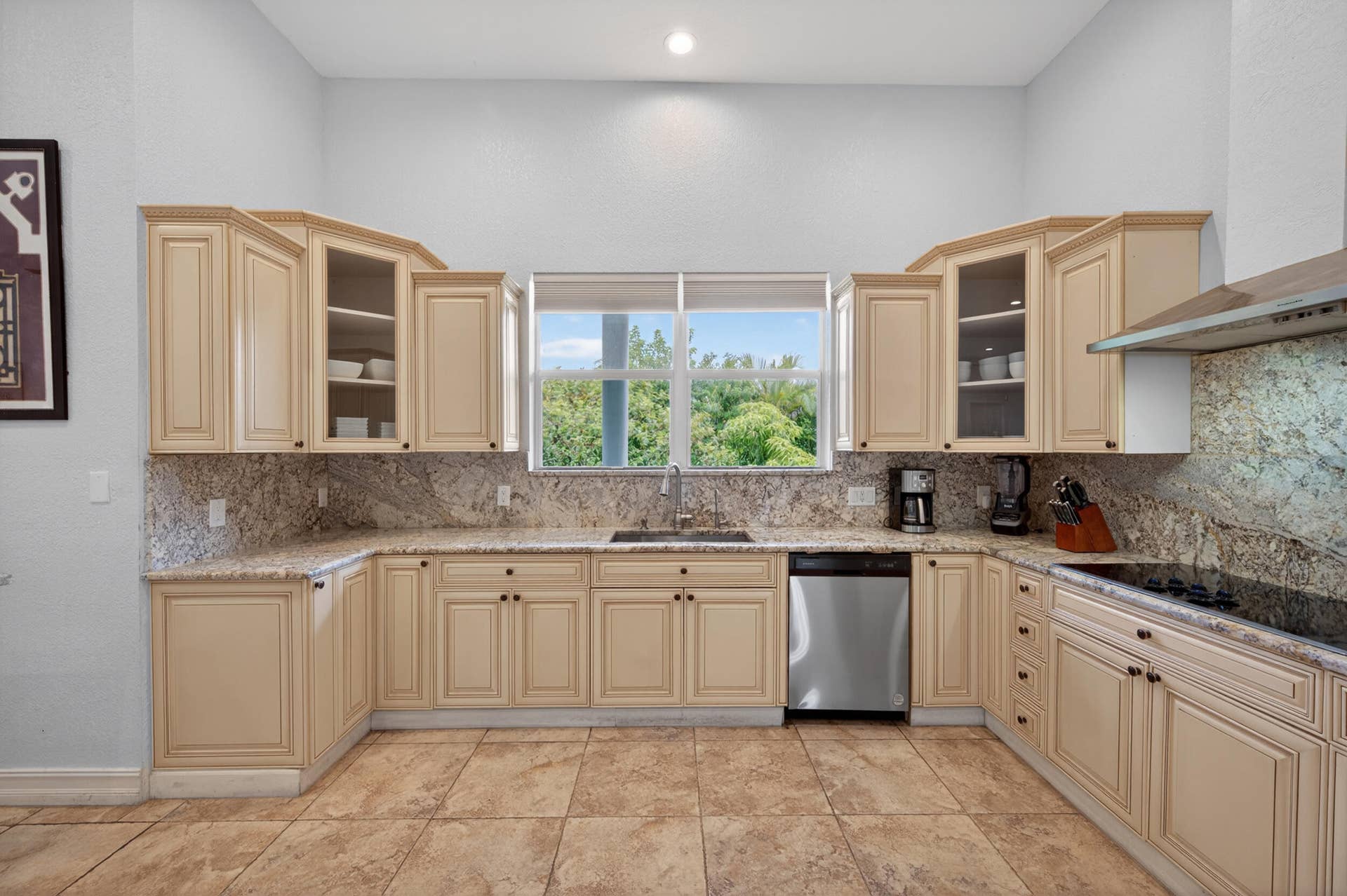 16541 SW 62nd Street, Southwest Ranches, FL 33331 Kitchen