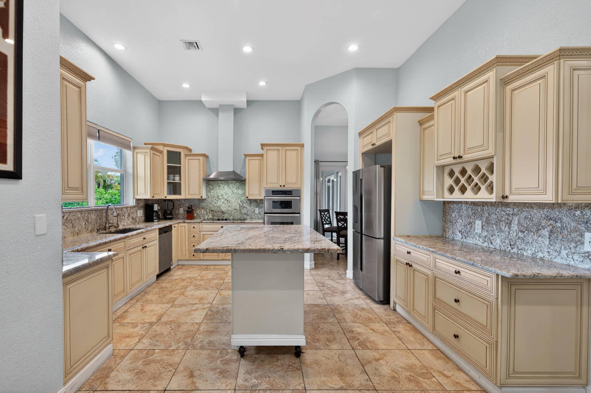16541 SW 62nd Street, Southwest Ranches, FL 33331 Kitchen