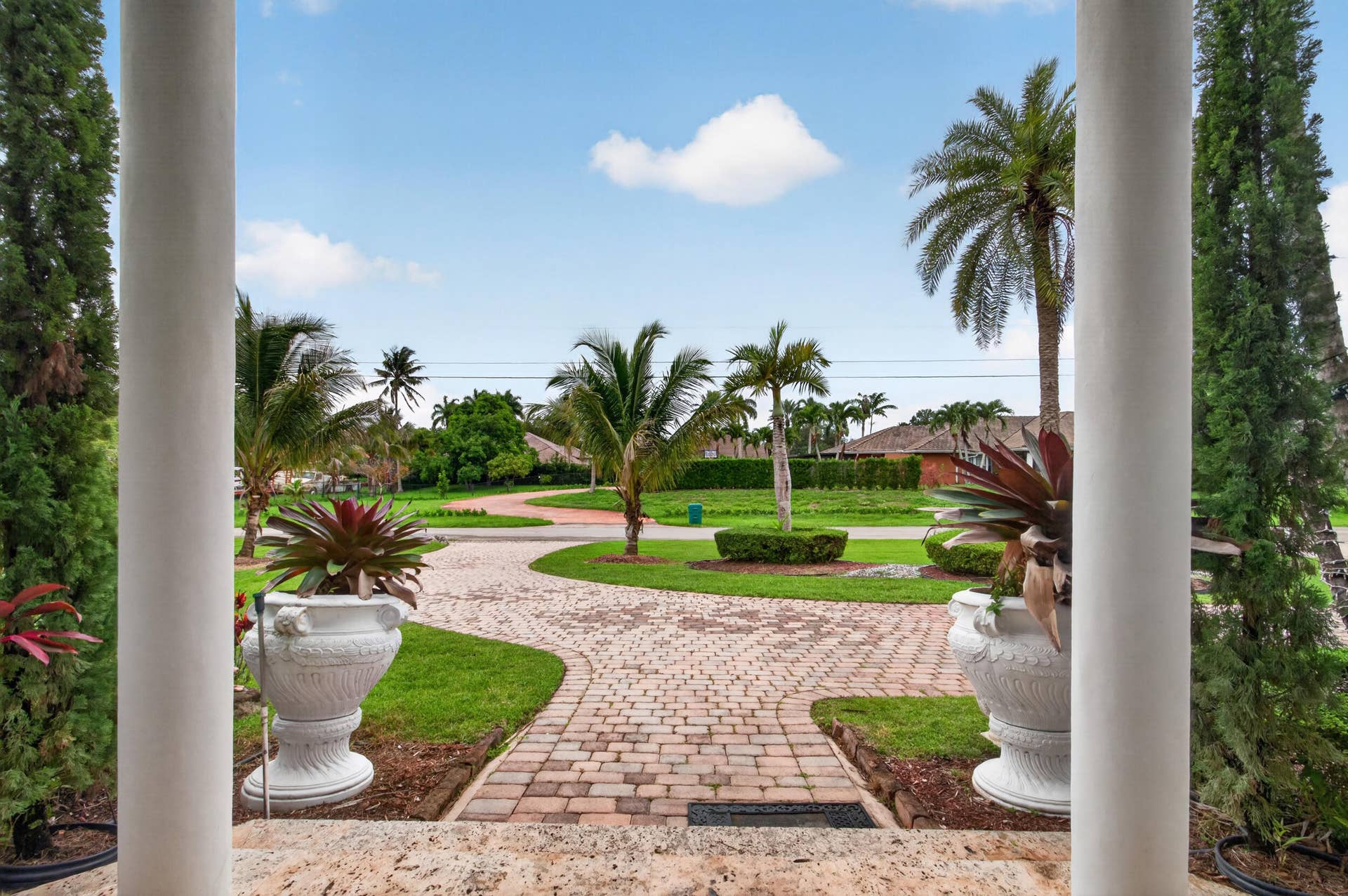 16541 SW 62nd Street, Southwest Ranches, FL 33331 Entry Way