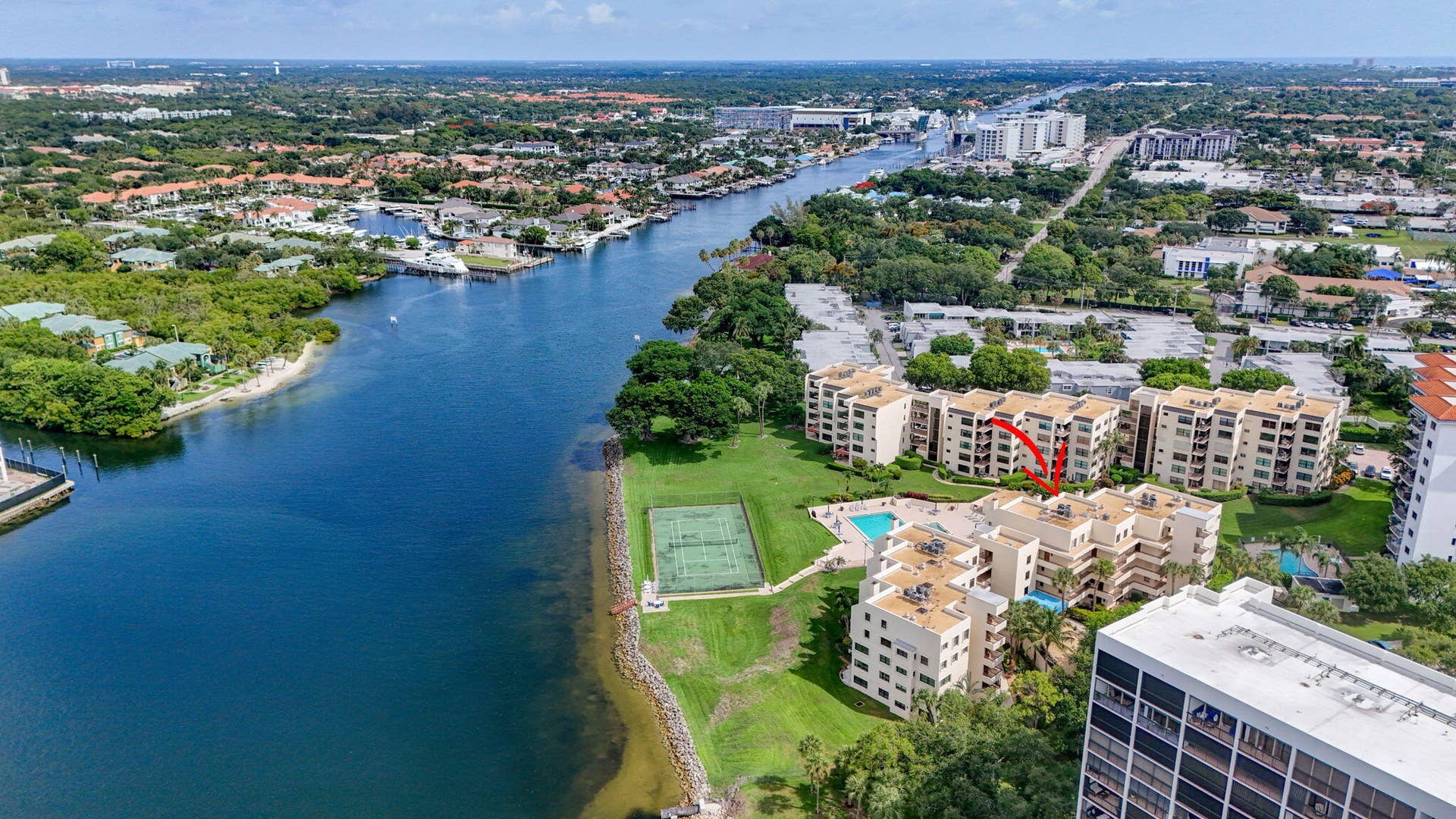 364 Golfview Road, #506, North Palm Beach, FL 33408 Intracoastal living