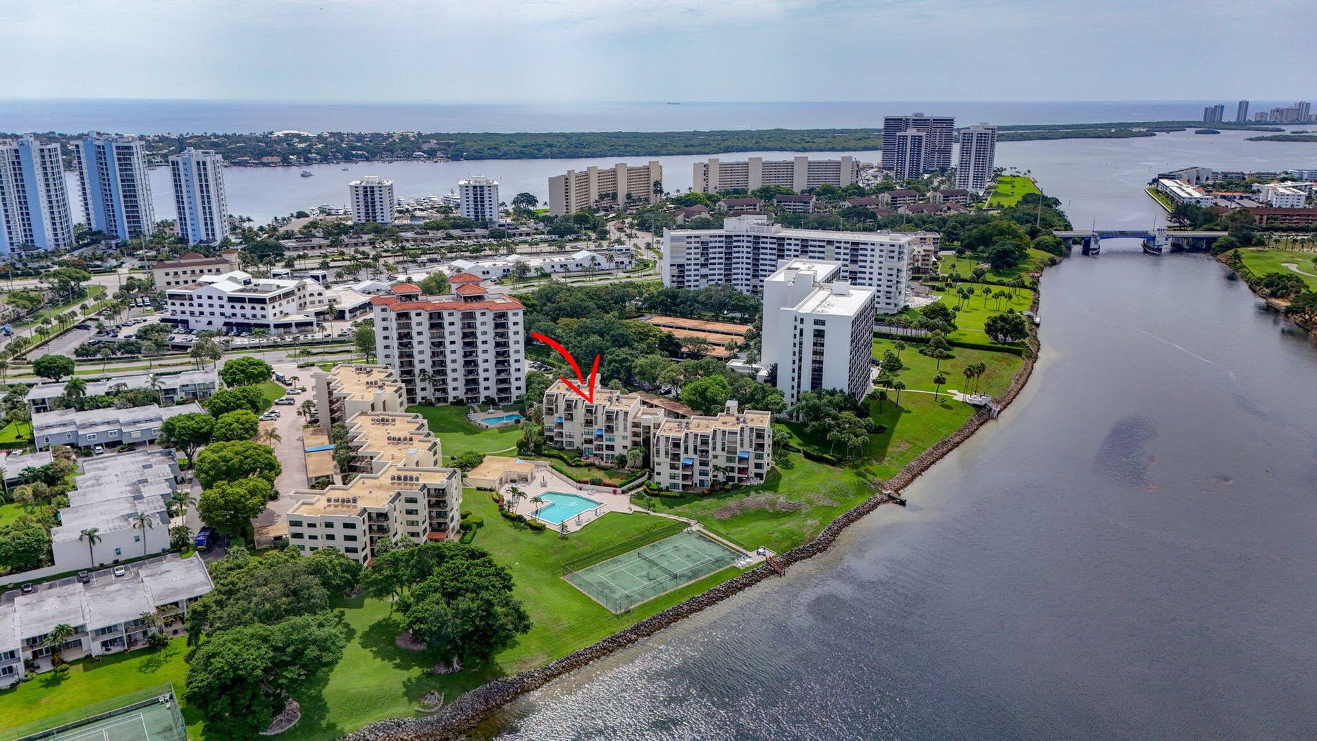 364 Golfview Road, #506, North Palm Beach, FL 33408 73-web-or-mls-DJI_20260601224002_0655_D-