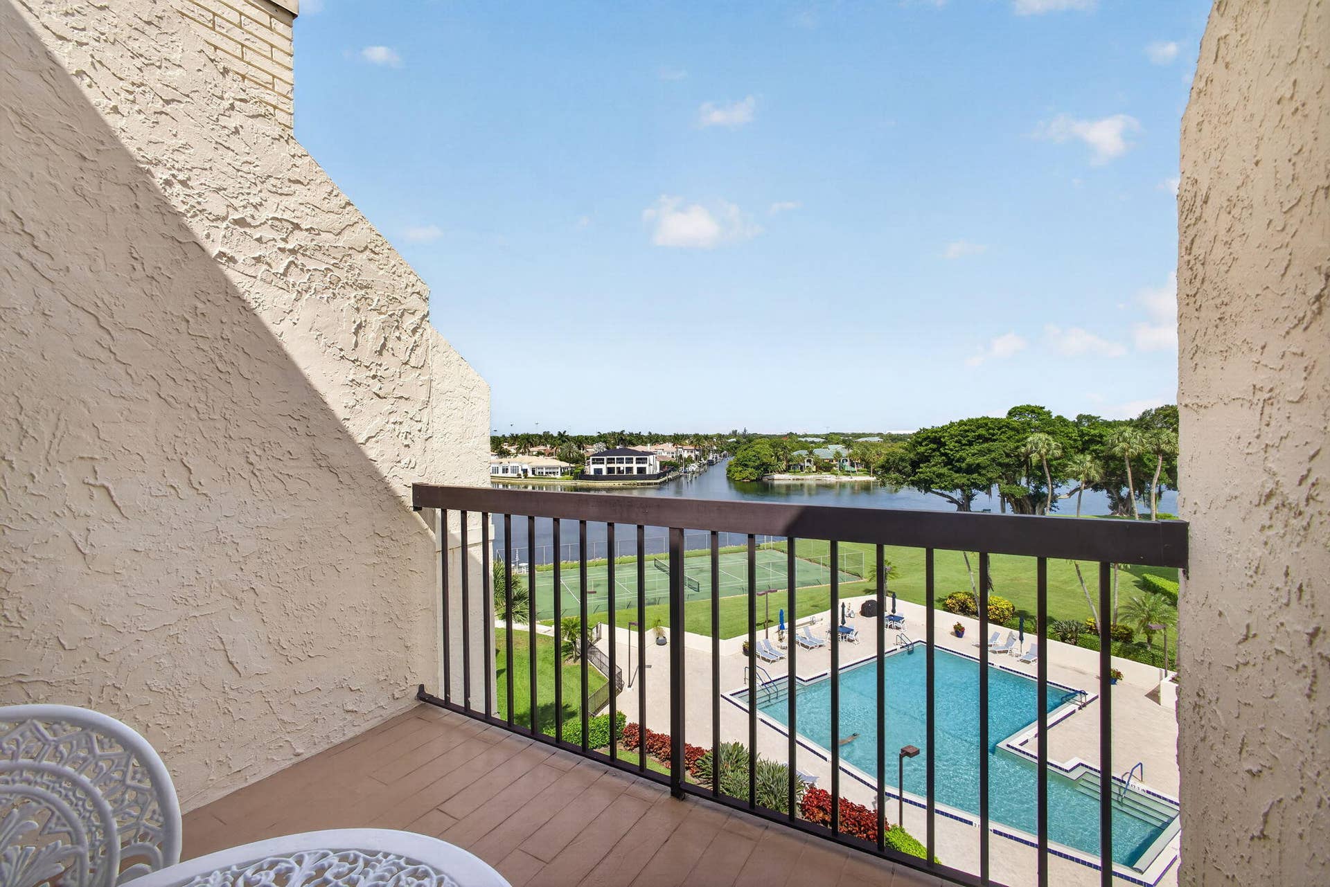 364 Golfview Road, #506, North Palm Beach, FL 33408 Primary Patio