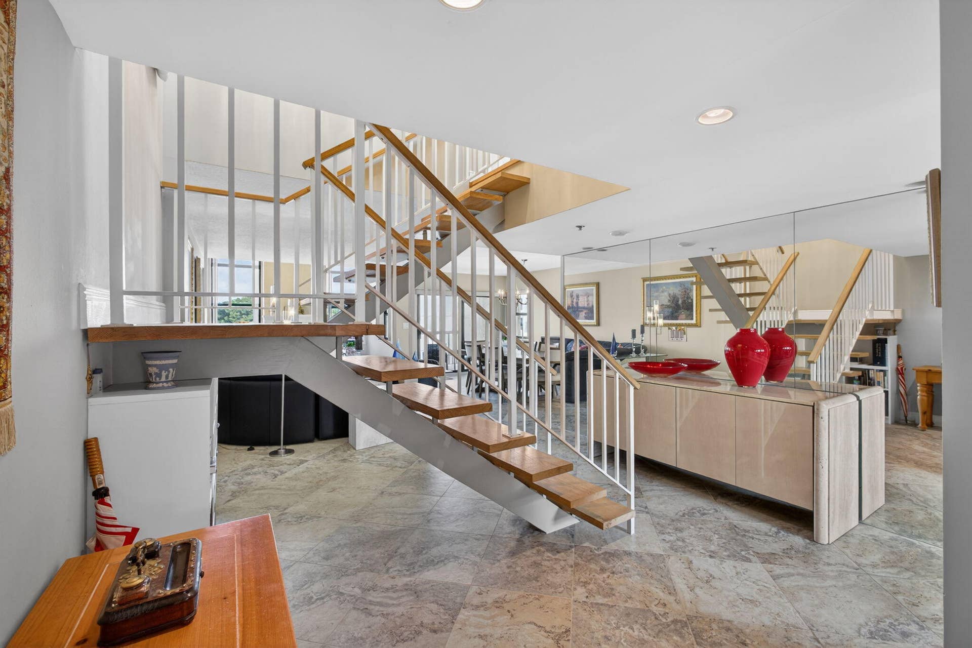 364 Golfview Road, #506, North Palm Beach, FL 33408 Separate Living and Sleeping levels