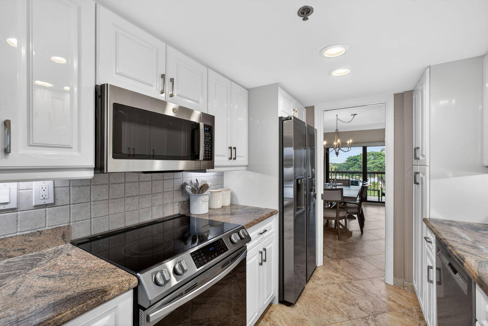 364 Golfview Road, #506, North Palm Beach, FL 33408 Kitchen 3