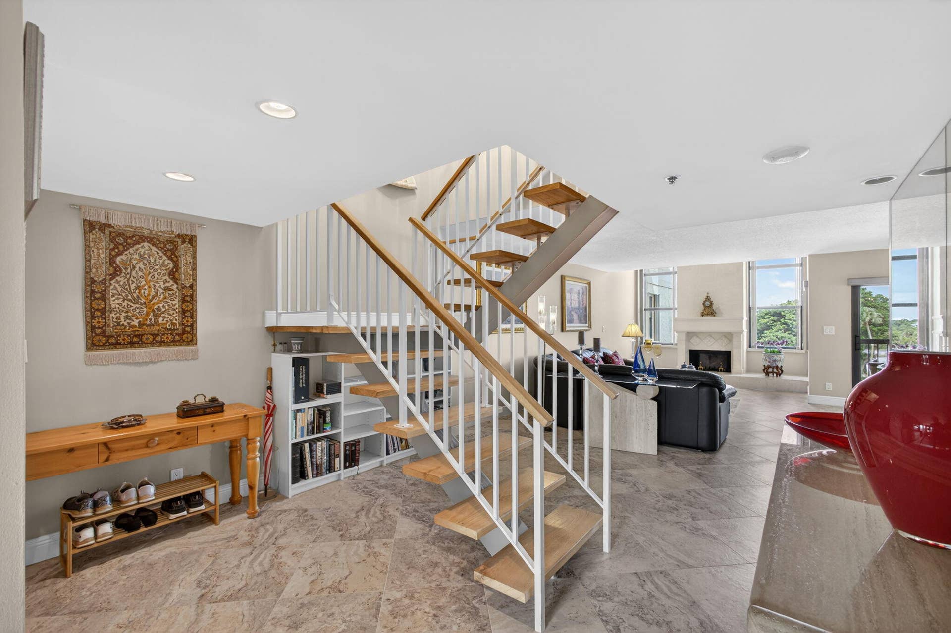364 Golfview Road, #506, North Palm Beach, FL 33408 Townhome living in a condo