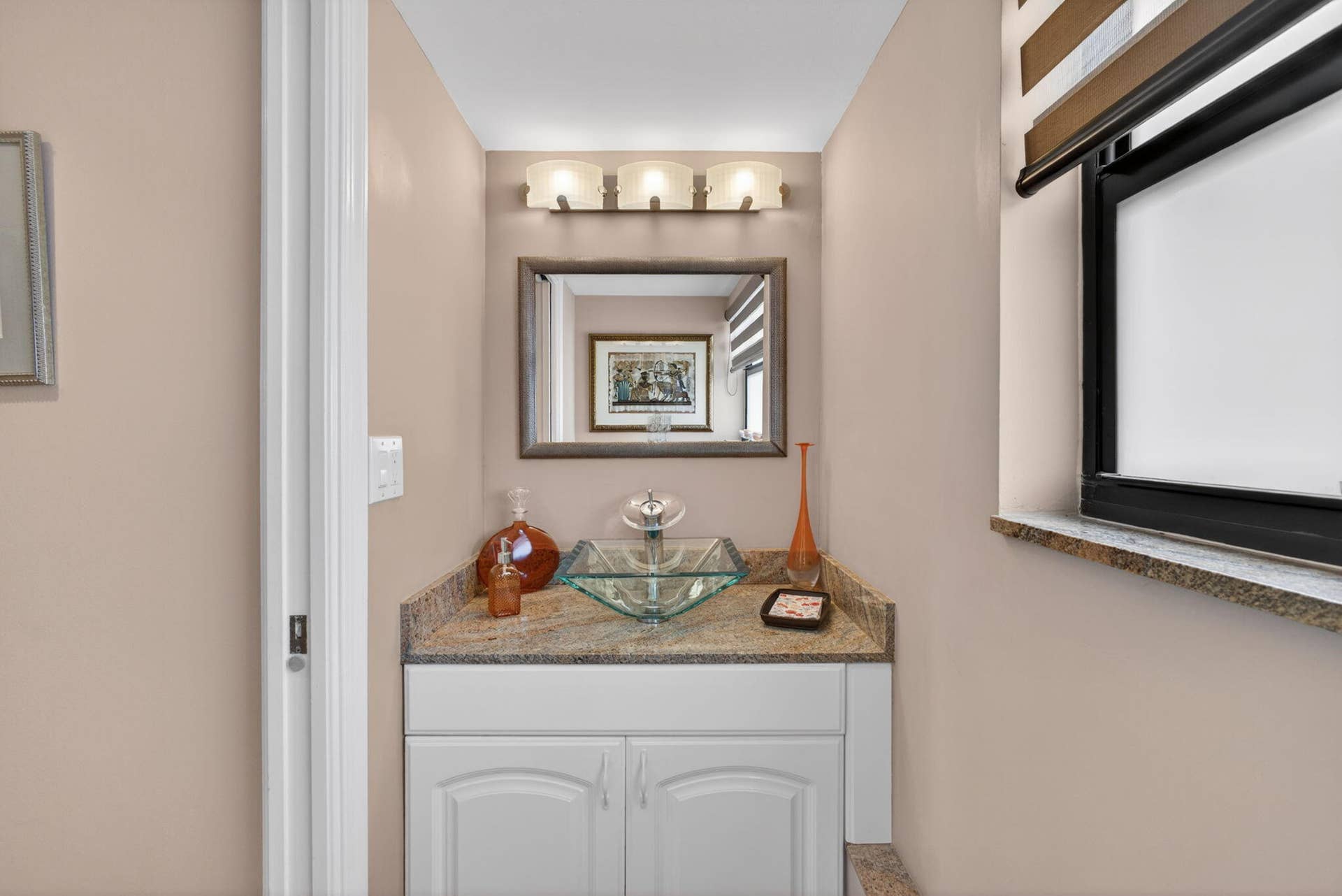 364 Golfview Road, #506, North Palm Beach, FL 33408 Powder Room