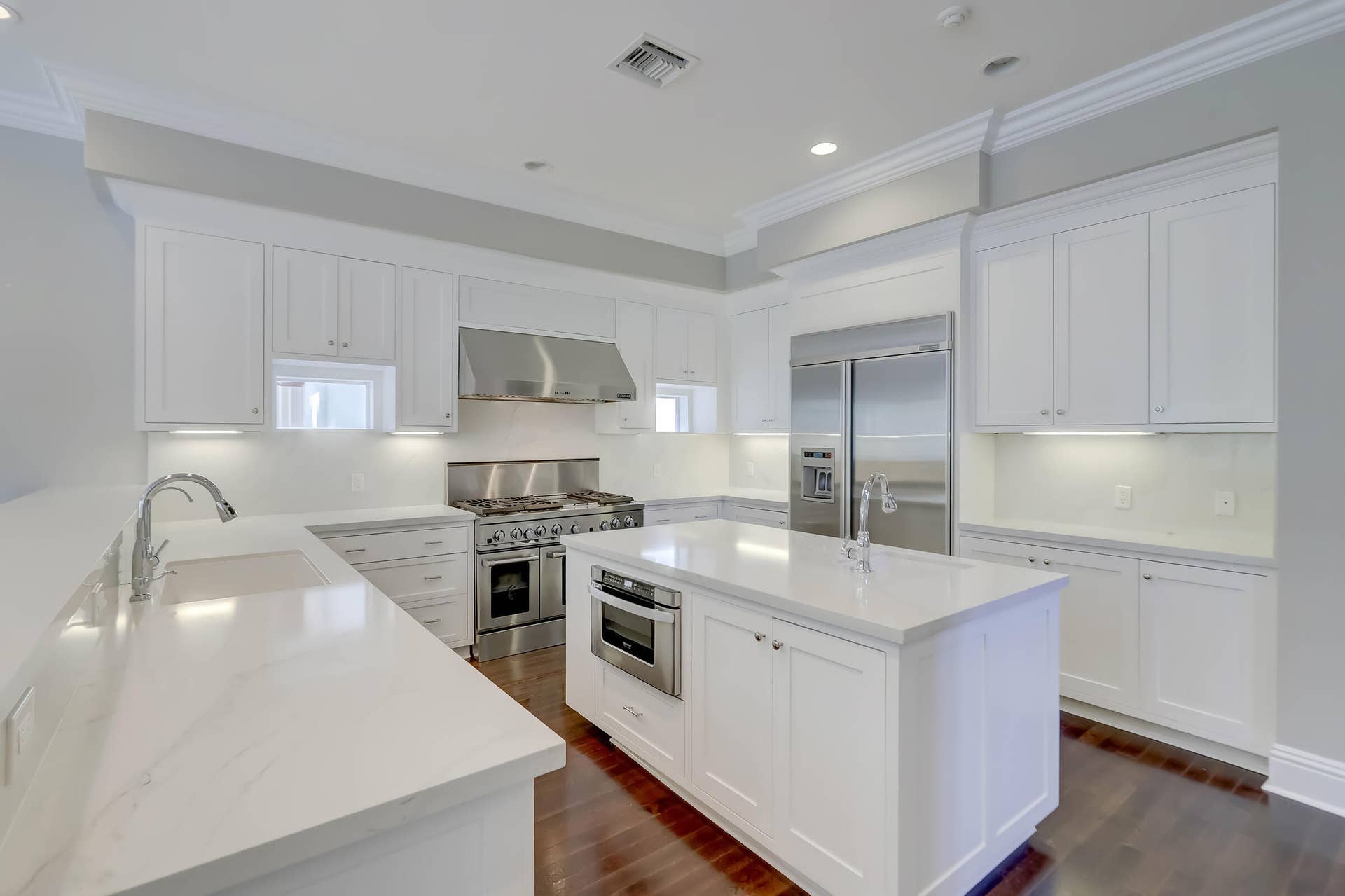 425 NE 11th Avenue, Fort Lauderdale, Fort Lauderdale, FL 33301 KITCHEN