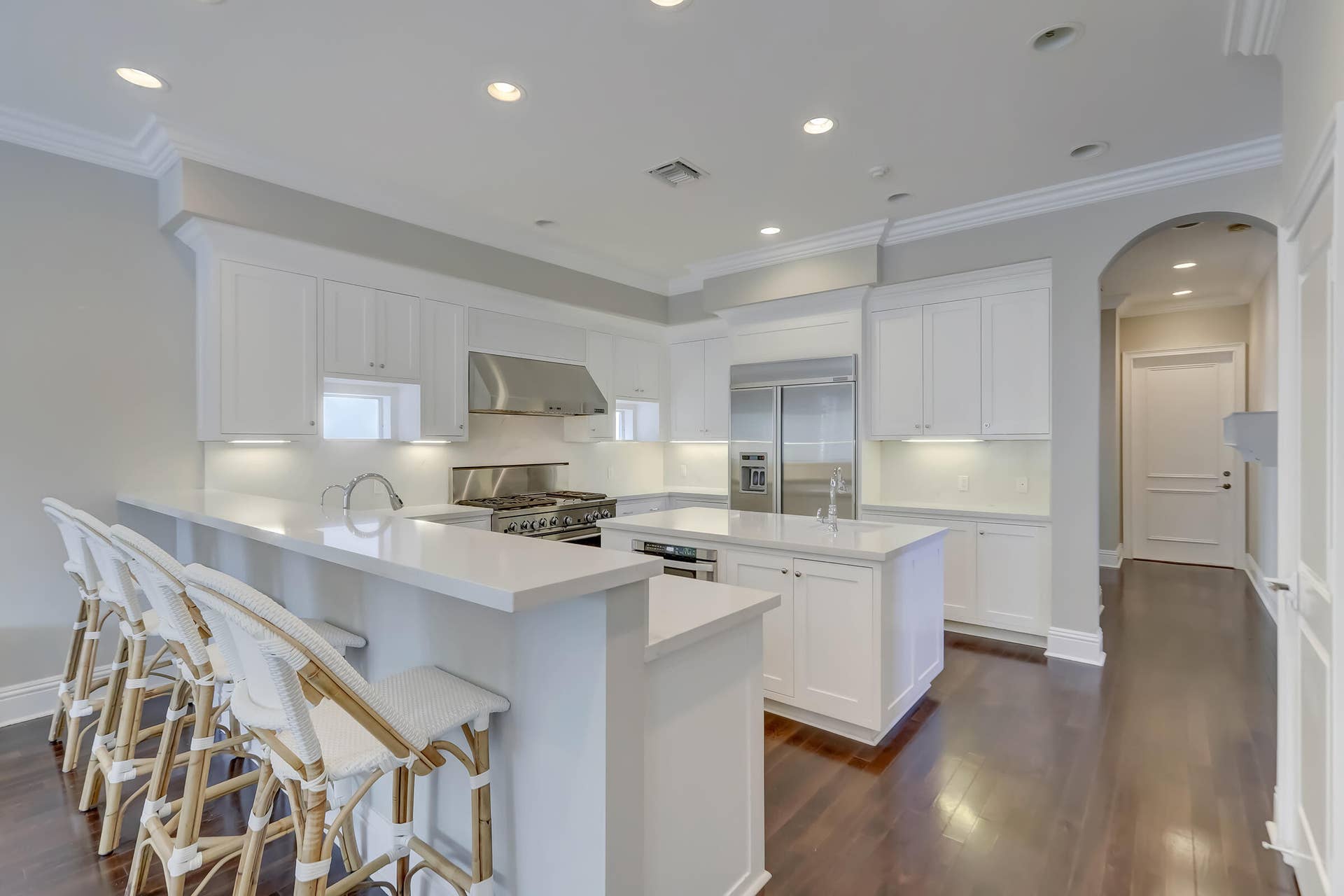 425 NE 11th Avenue, Fort Lauderdale, Fort Lauderdale, FL 33301 KITCHEN