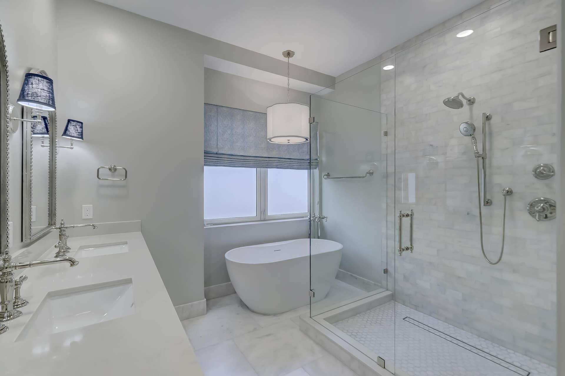 425 NE 11th Avenue, Fort Lauderdale, Fort Lauderdale, FL 33301 MASTER BATH
