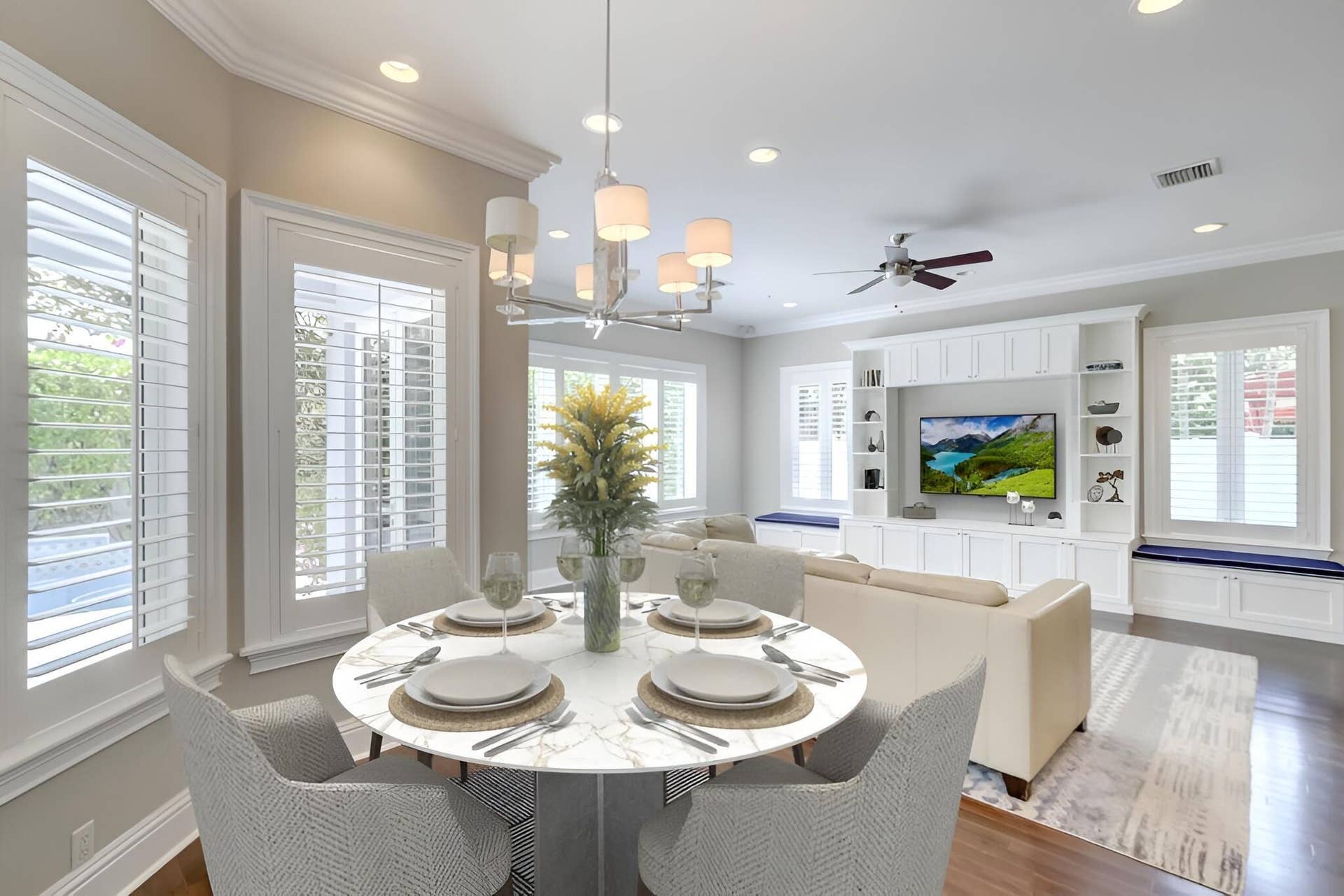 425 NE 11th Avenue, Fort Lauderdale, Fort Lauderdale, FL 33301 EATING AREA