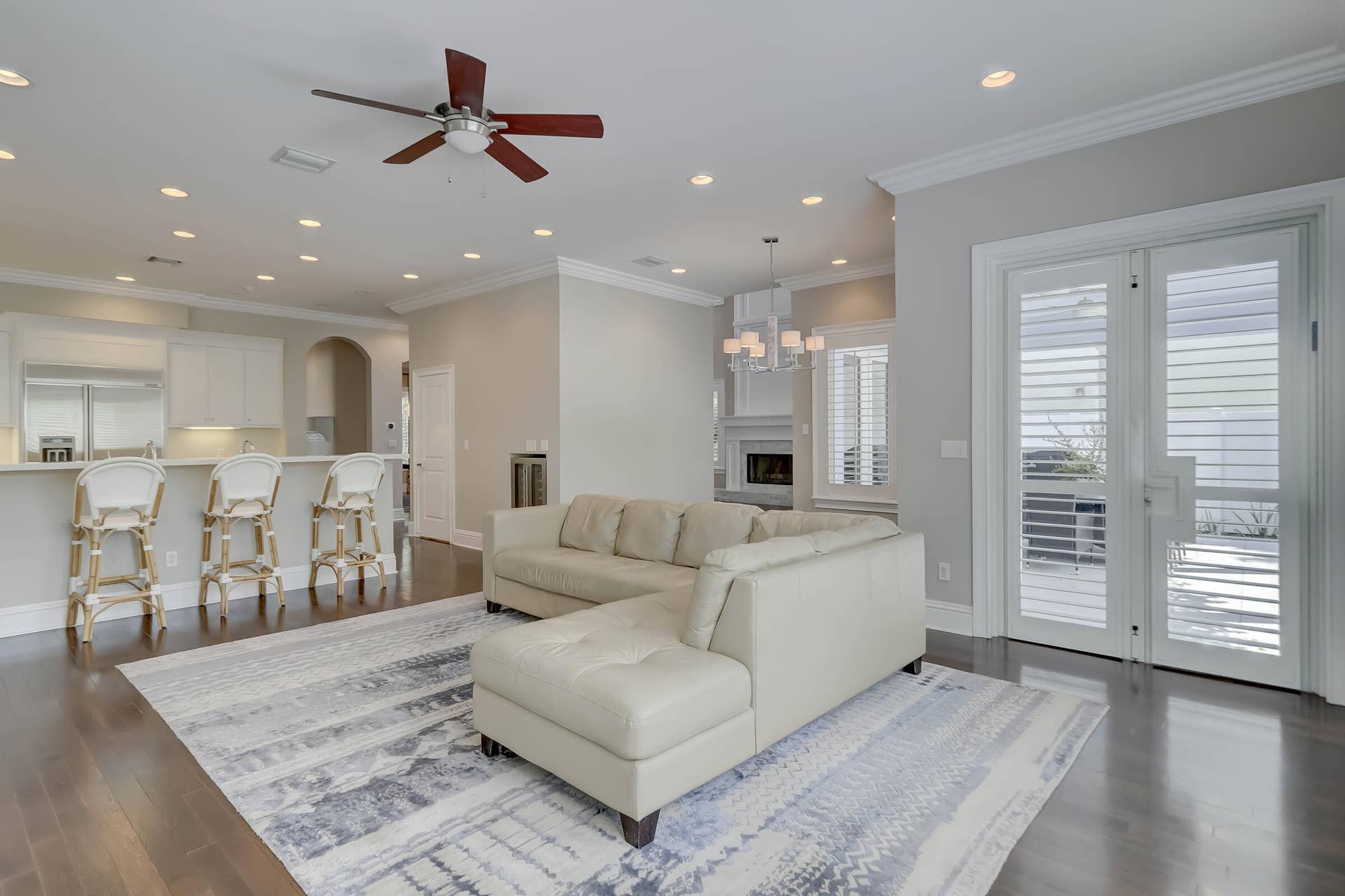 425 NE 11th Avenue, Fort Lauderdale, Fort Lauderdale, FL 33301 FAMILY ROOM