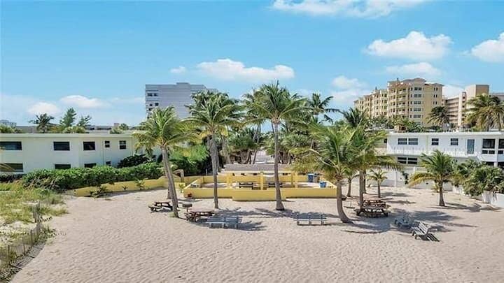 1755 E Terra Mar Drive, Lauderdale By The Sea, FL 33062 8d522b83-847b-4ef1-981c-a30d23c6e3f7