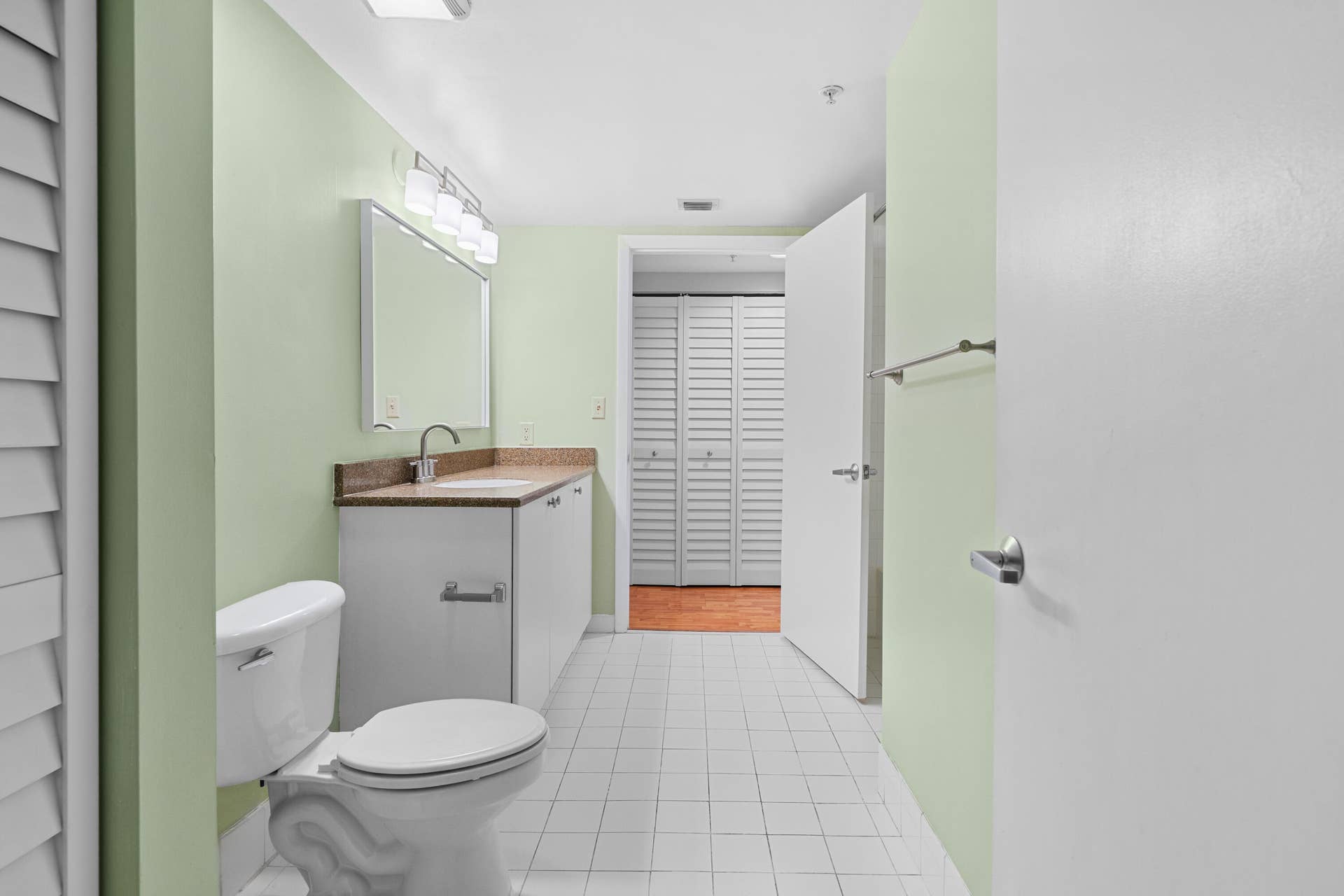 3020 NE 32nd Avenue, #710, Fort Lauderdale, FL 33311 Bathroom