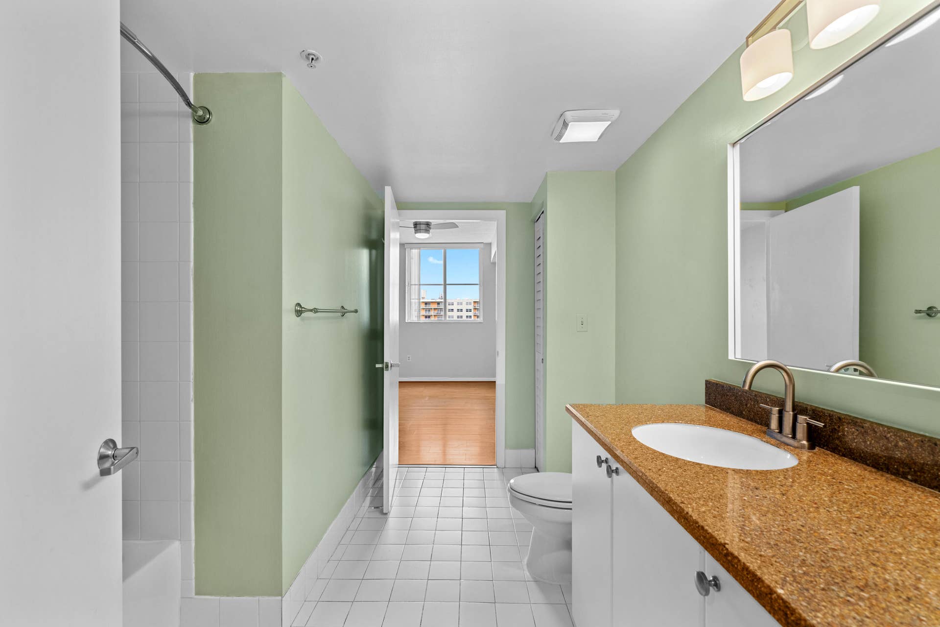 3020 NE 32nd Avenue, #710, Fort Lauderdale, FL 33311 Bathroom