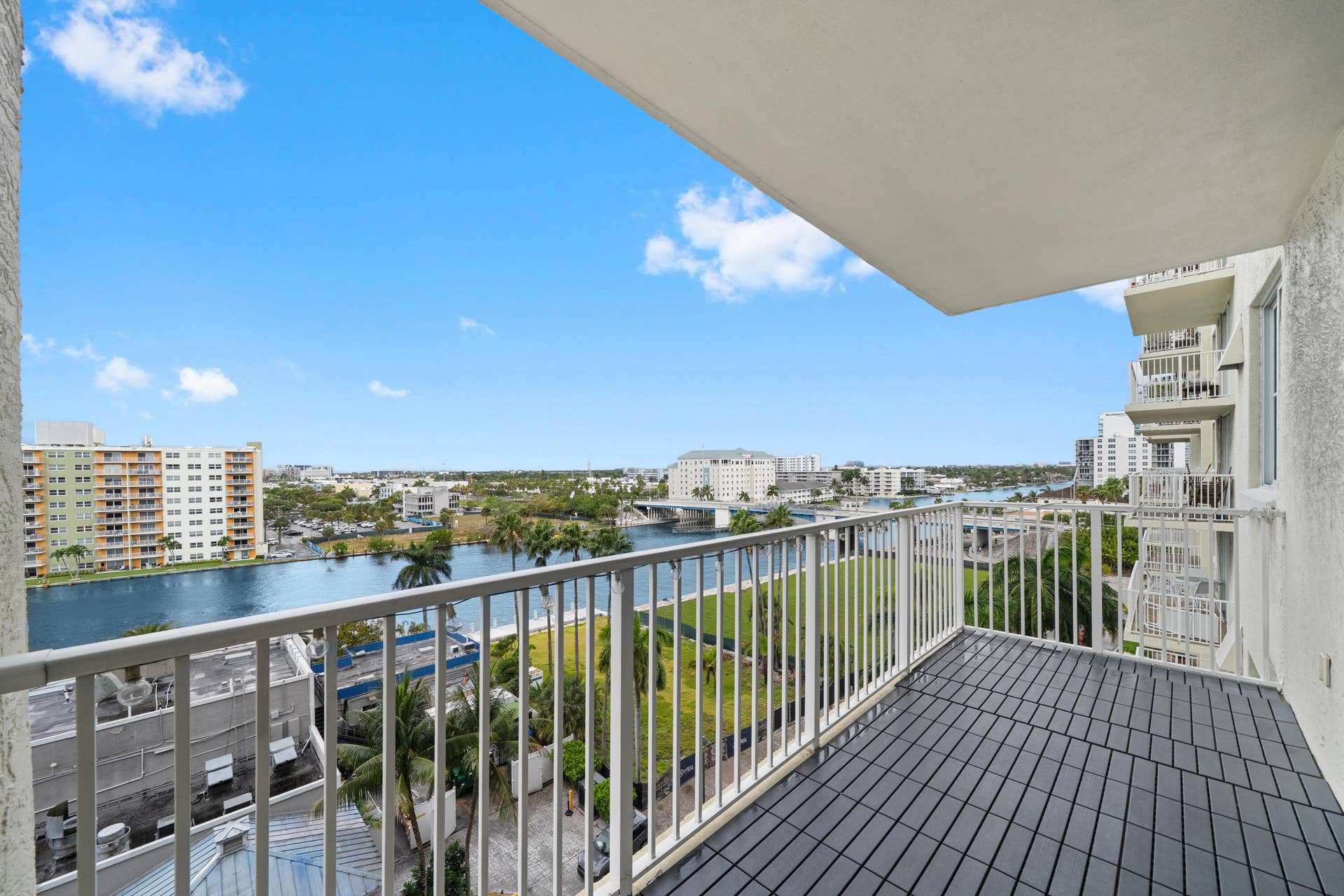 3020 NE 32nd Avenue, #710, Fort Lauderdale, FL 33311 View onto the Intracoastal Waterway.