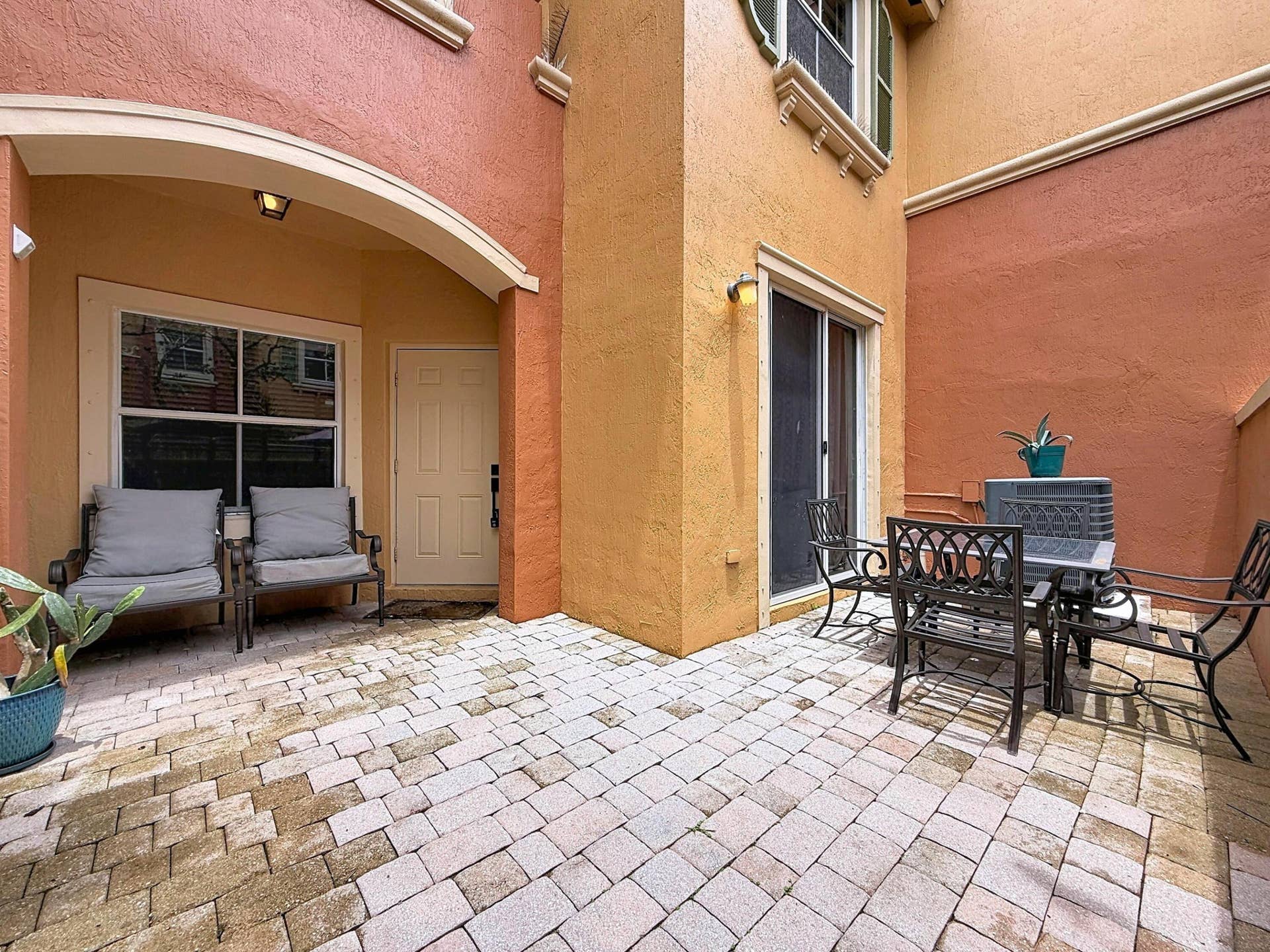 2154 Anchor Court, Dania Beach, FL 33312 Entry / Patio