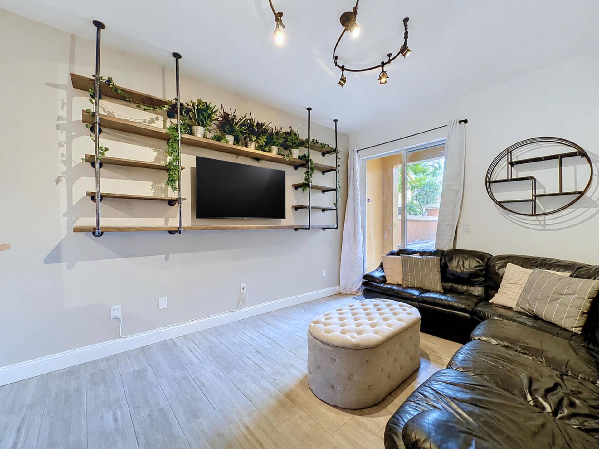 2154 Anchor Court, Dania Beach, FL 33312 Virtually Staged with TV