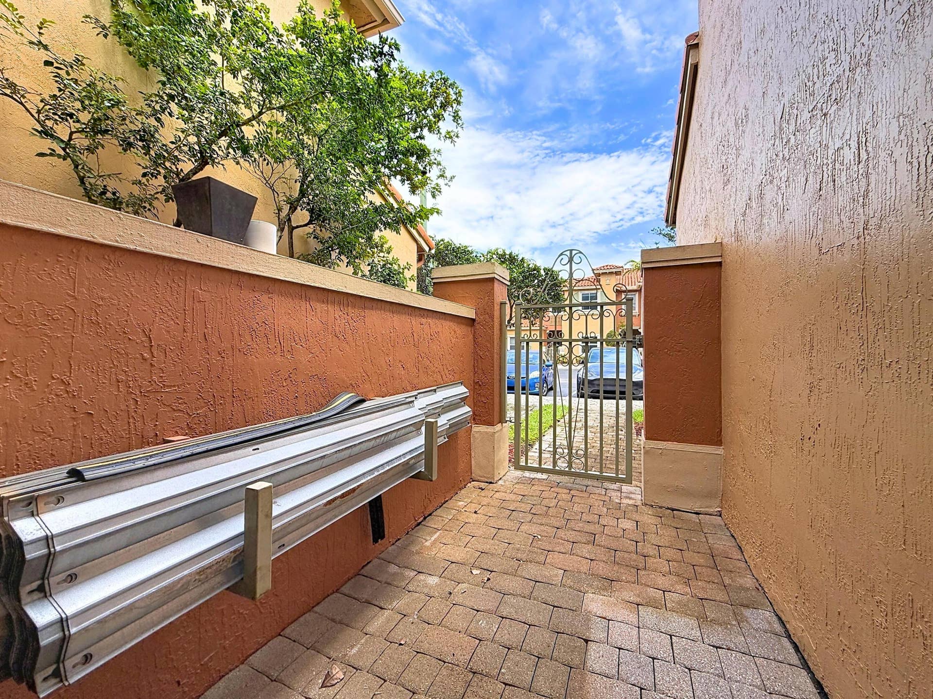 2154 Anchor Court, Dania Beach, FL 33312 Back Patio