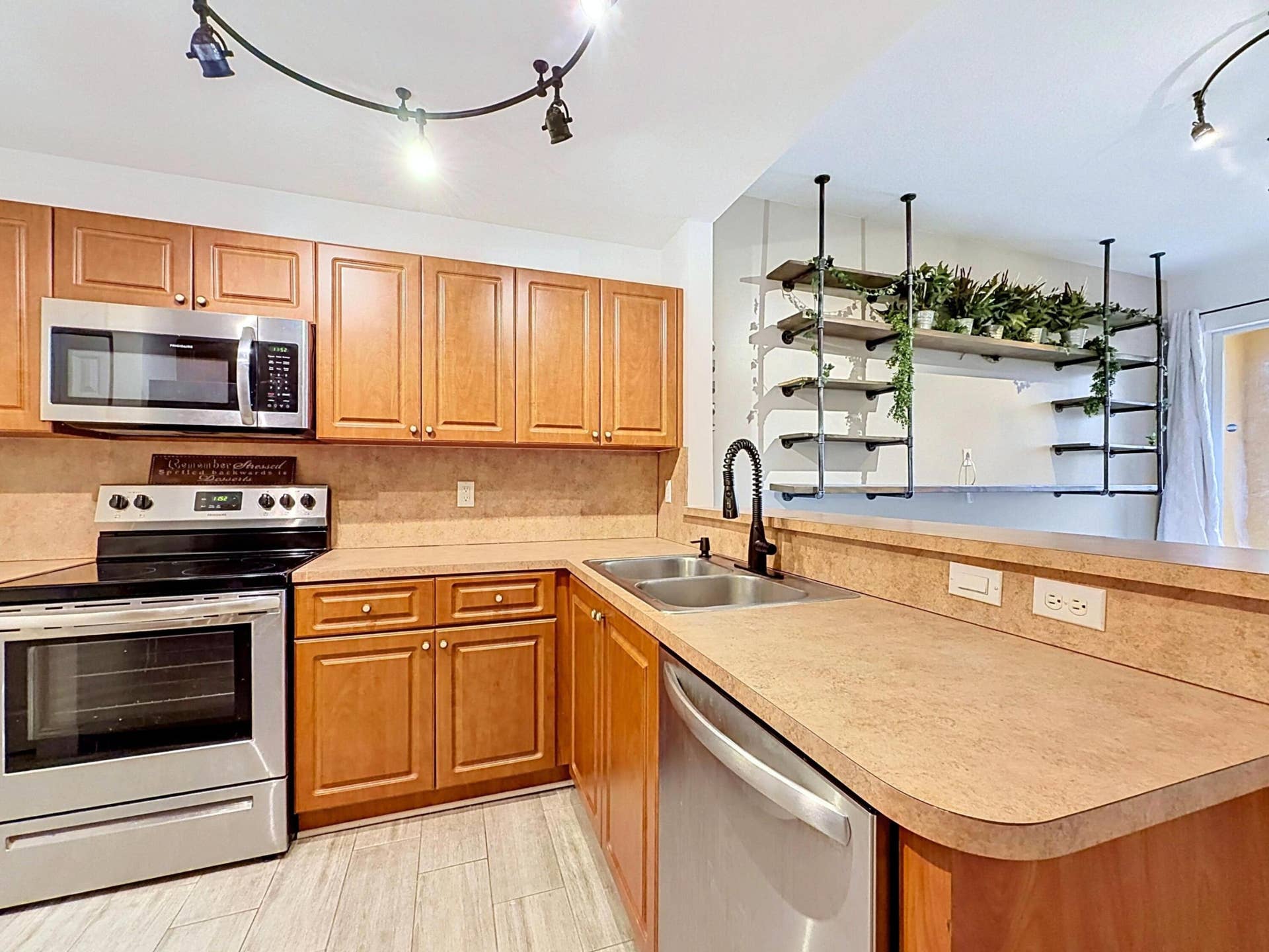 2154 Anchor Court, Dania Beach, FL 33312 Kitchen