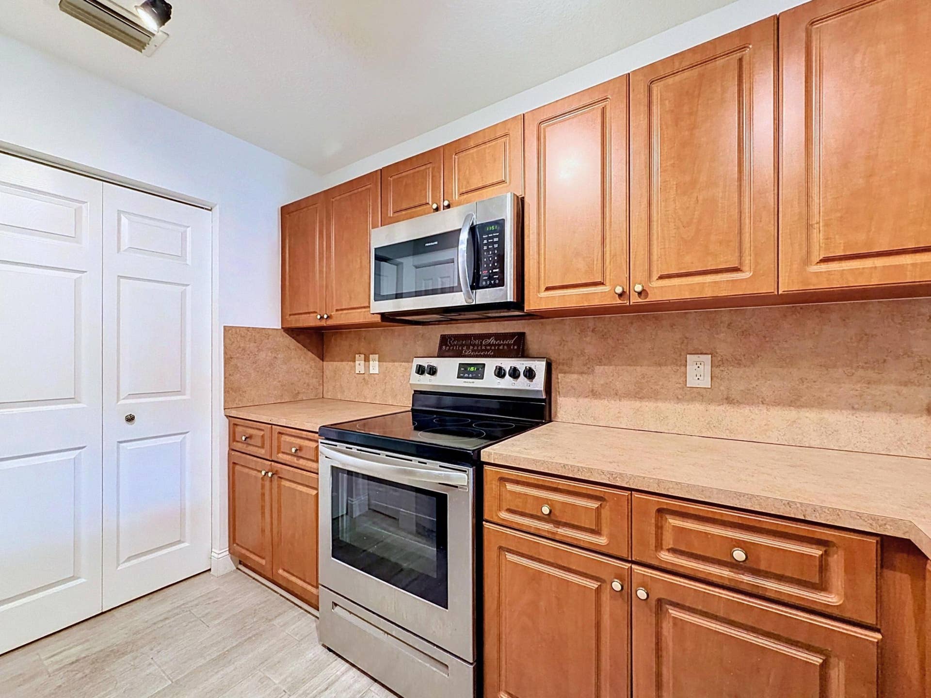 2154 Anchor Court, Dania Beach, FL 33312 Kitchen