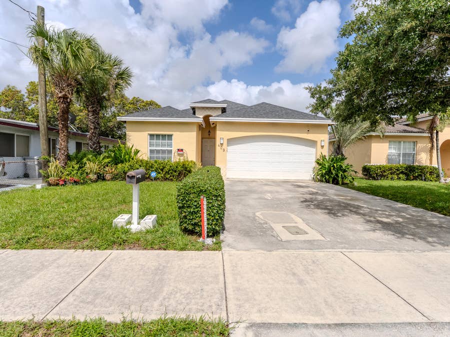 Property photo for 409 NW 9th Avenue, Pompano Beach, FL
