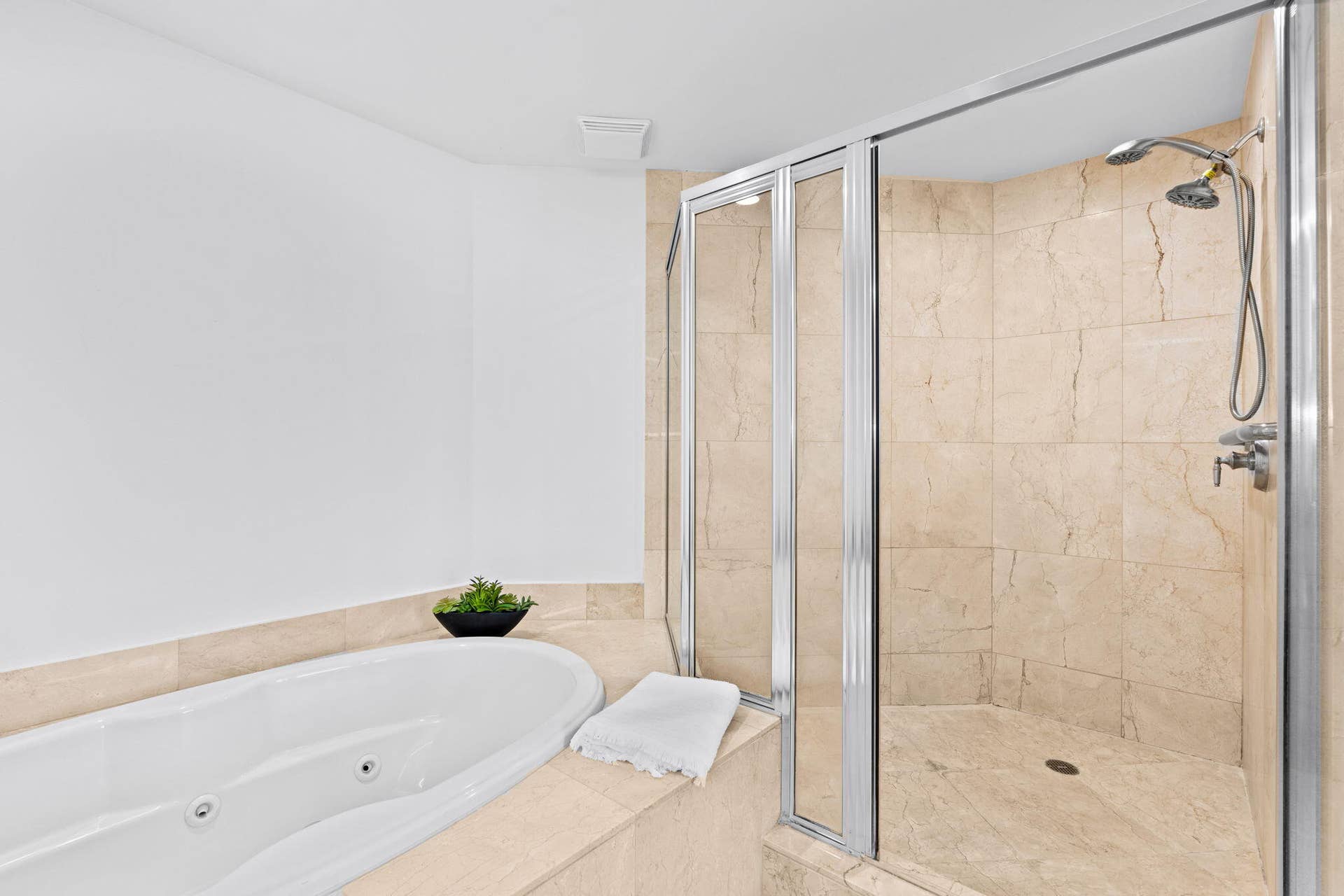 23-web-or-mls-A7407266