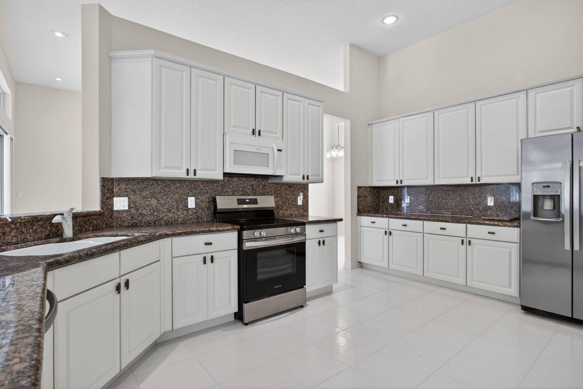 Kitchen with lots of counter space