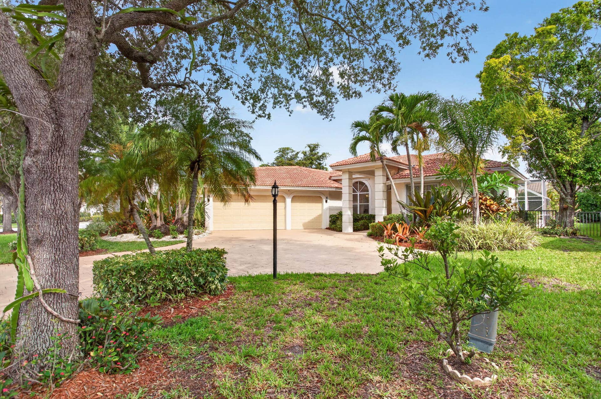 Long driveway with 3 car garage!