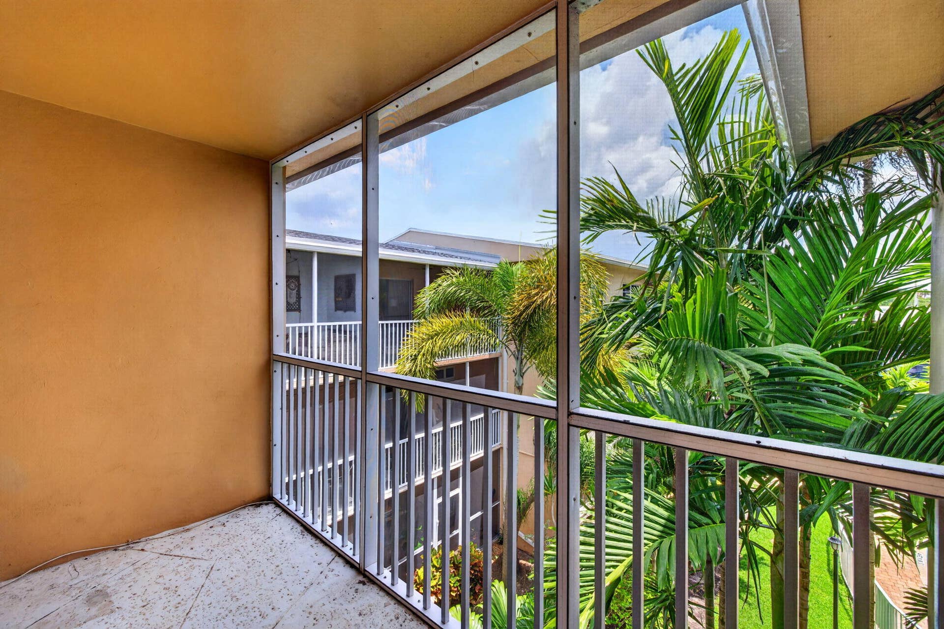 1500 SE 15th Street, #315, Fort Lauderdale, FL 33316 36-web-or-mls-699A9822