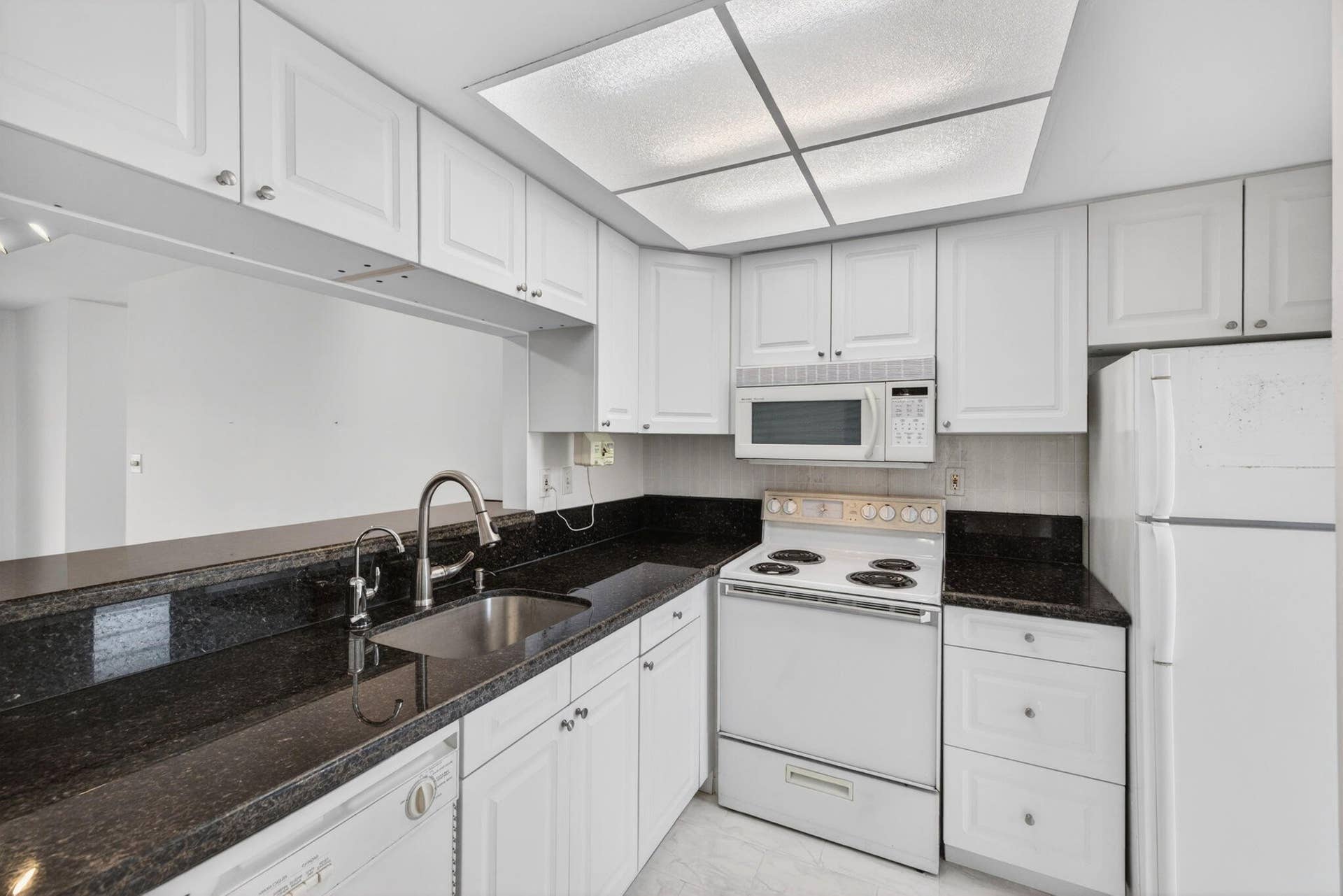 1500 SE 15th Street, #315, Fort Lauderdale, FL 33316 18-web-or-mls-699A9607