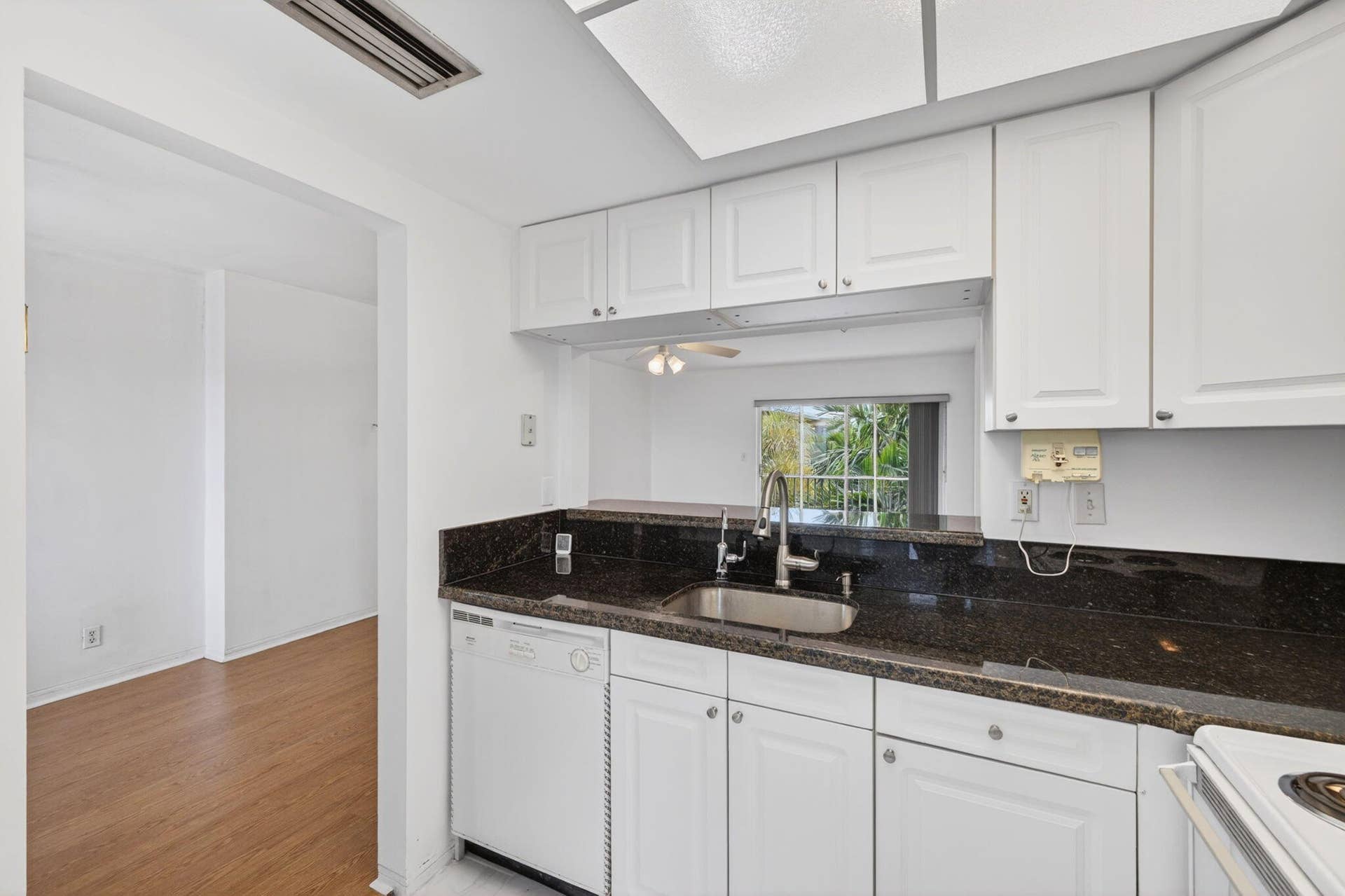 1500 SE 15th Street, #315, Fort Lauderdale, FL 33316 19-web-or-mls-699A9622