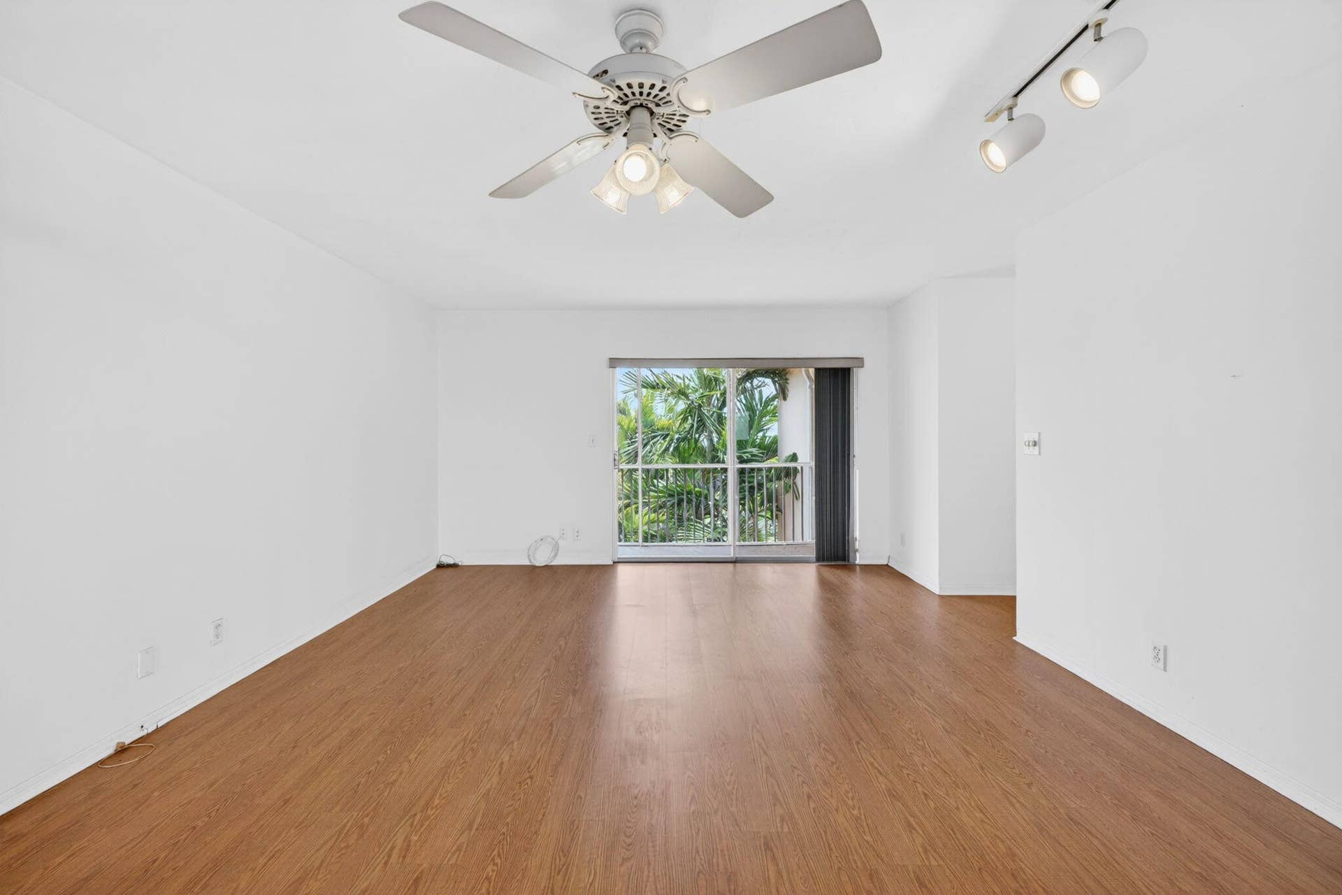 1500 SE 15th Street, #315, Fort Lauderdale, FL 33316 12-web-or-mls-699A9584
