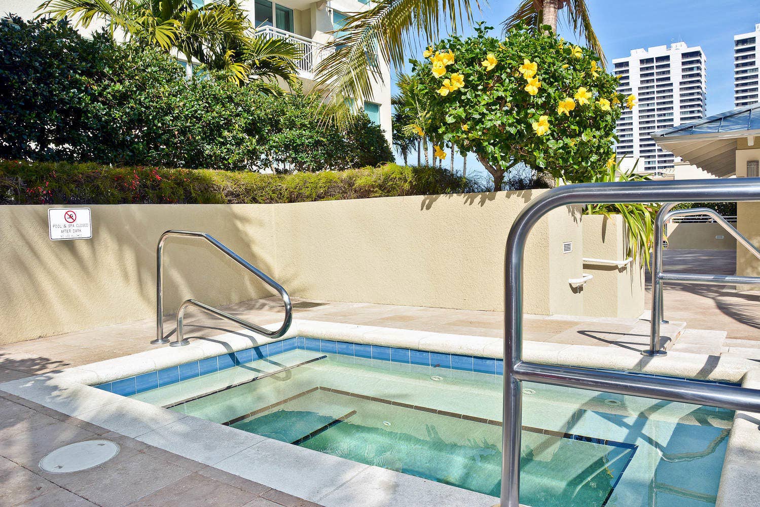 480 Hibiscus St 801 West Palm-large-031-