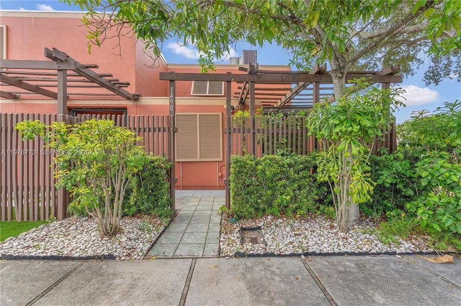 Property photo for 1490 Laguna Lane, Pembroke Pines, FL