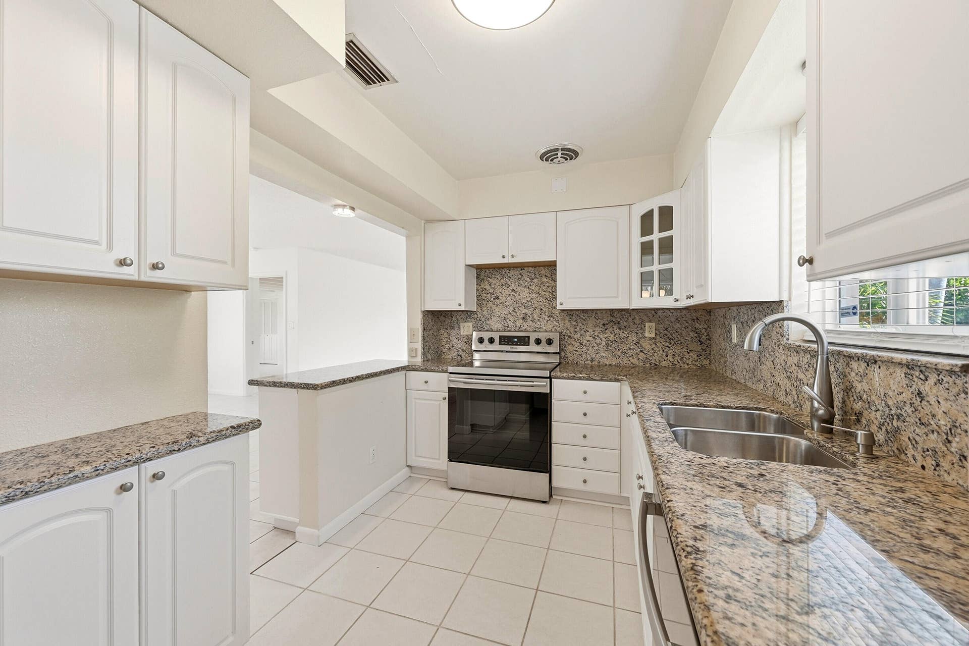 4454 W Tradewinds Avenue W, Lauderdale By The Sea, FL 33308 08_stl_9739