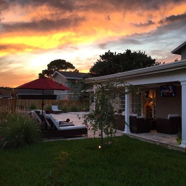4610 Pinetree Drive, Delray Beach, FL 33445 4610 sunset
