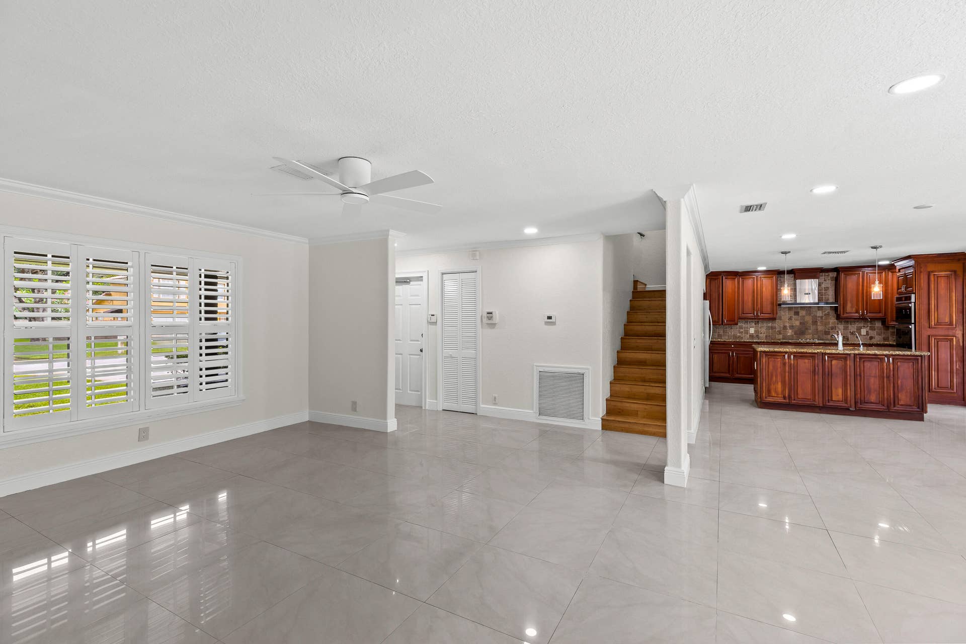 4610 Pinetree Drive, Delray Beach, FL 33445 Staires to 2nd floor