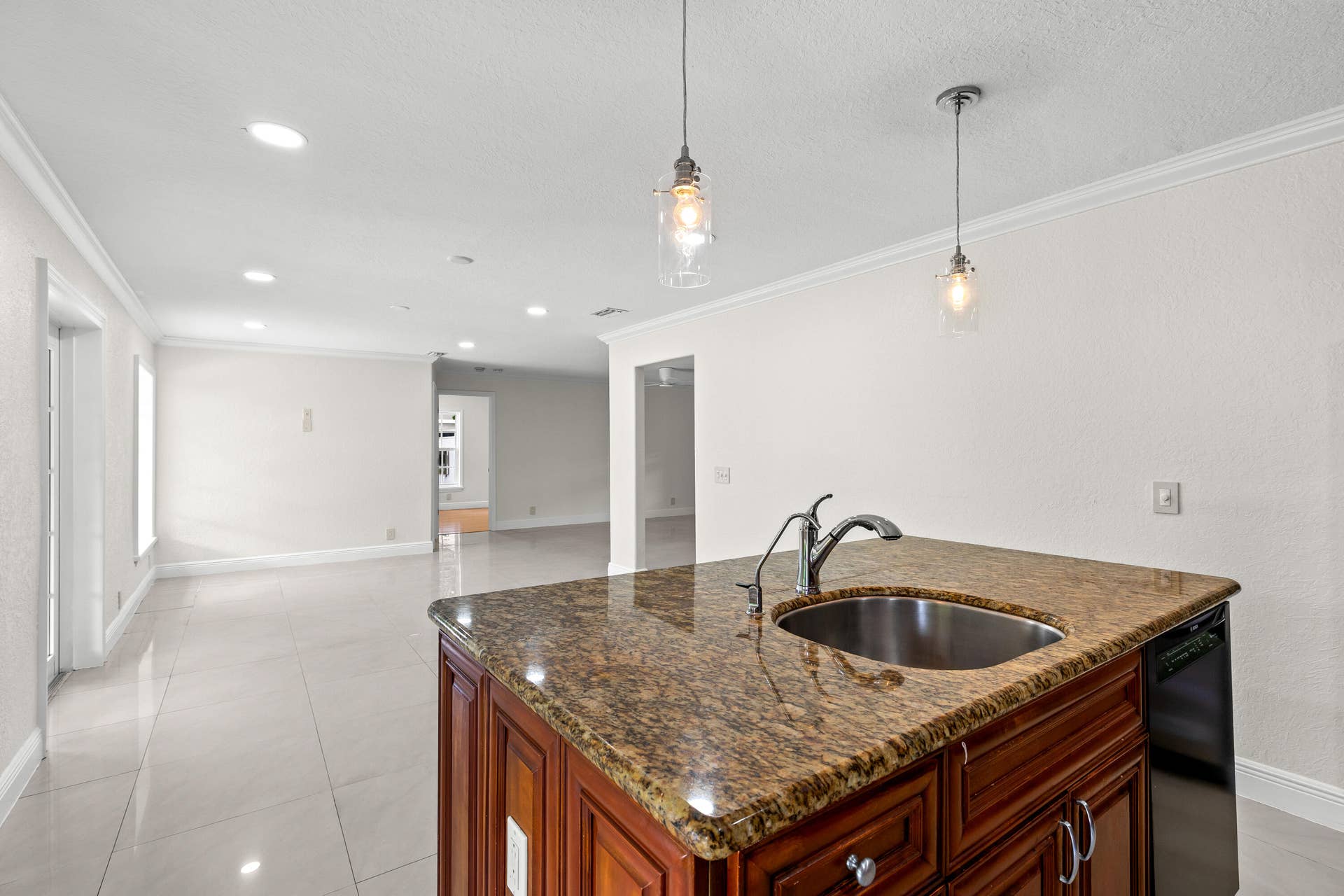 4610 Pinetree Drive, Delray Beach, FL 33445 Kitchen 3