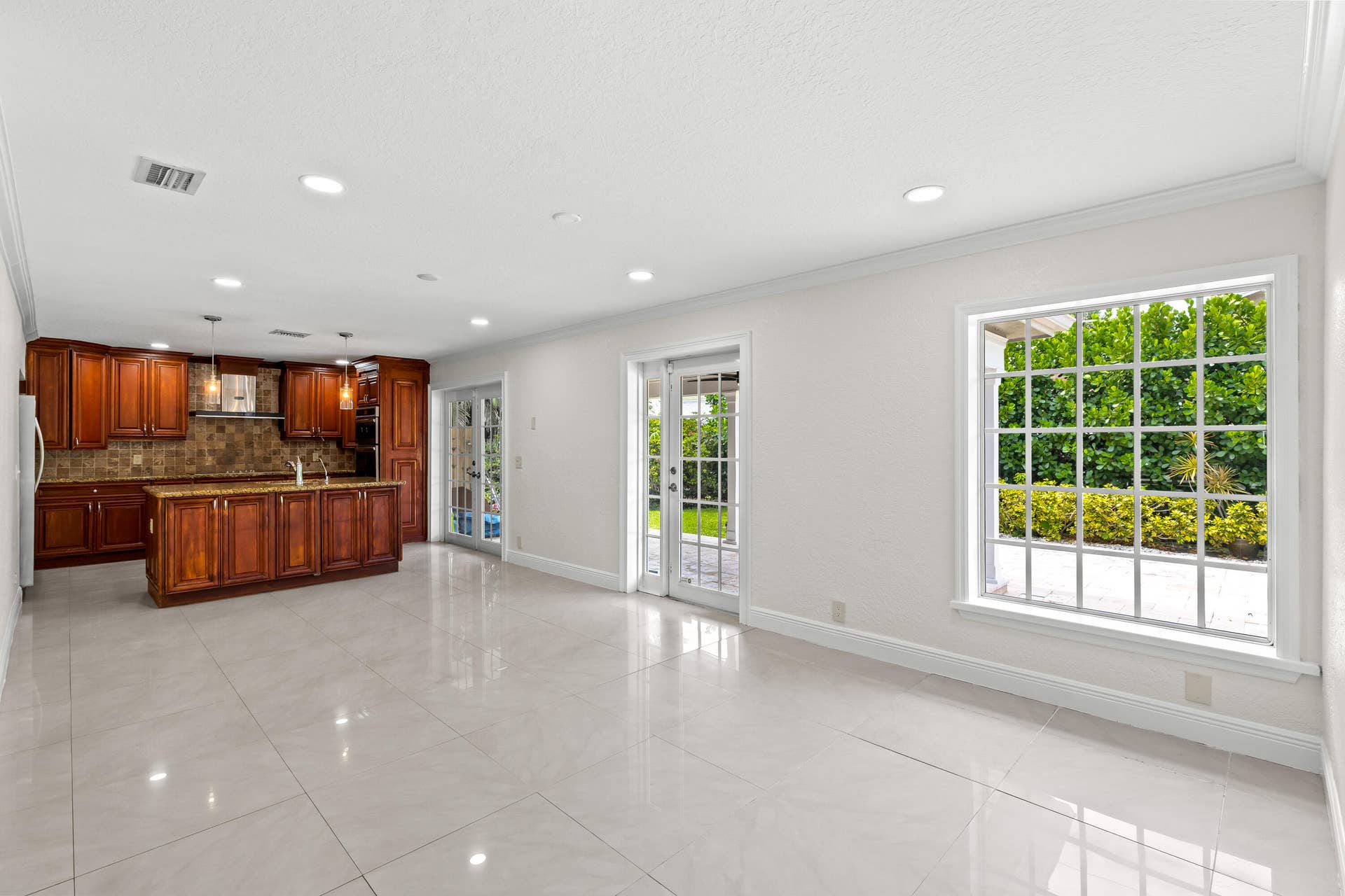 4610 Pinetree Drive, Delray Beach, FL 33445 Kitchen 6