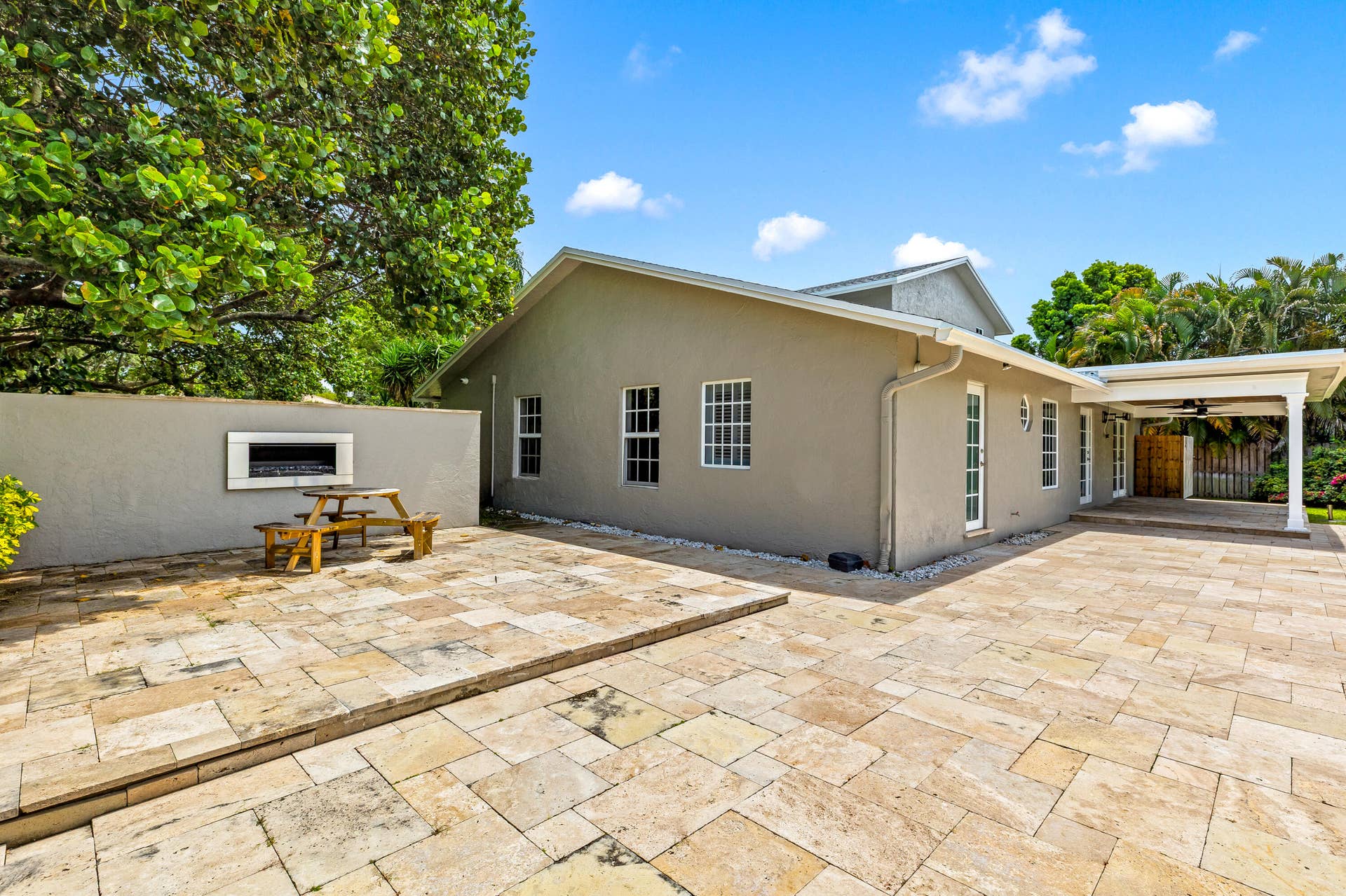 4610 Pinetree Drive, Delray Beach, FL 33445 Huge Backyard