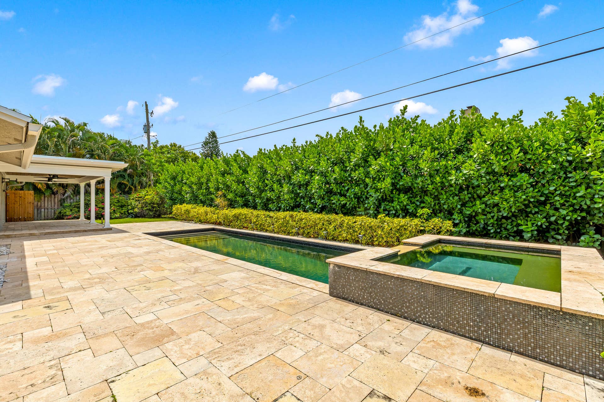 4610 Pinetree Drive, Delray Beach, FL 33445 Hot Tub
