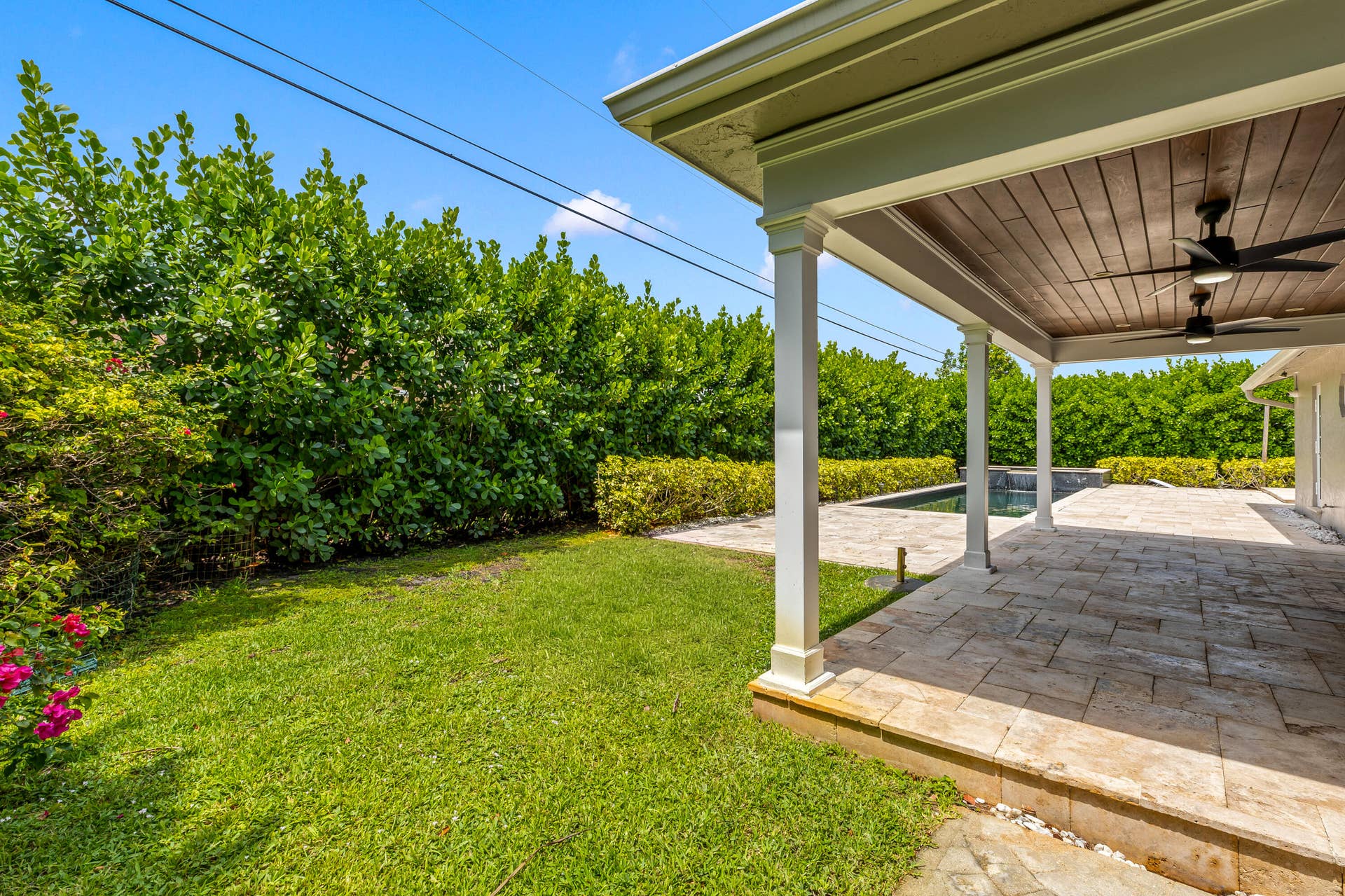 4610 Pinetree Drive, Delray Beach, FL 33445 Grassy Area
