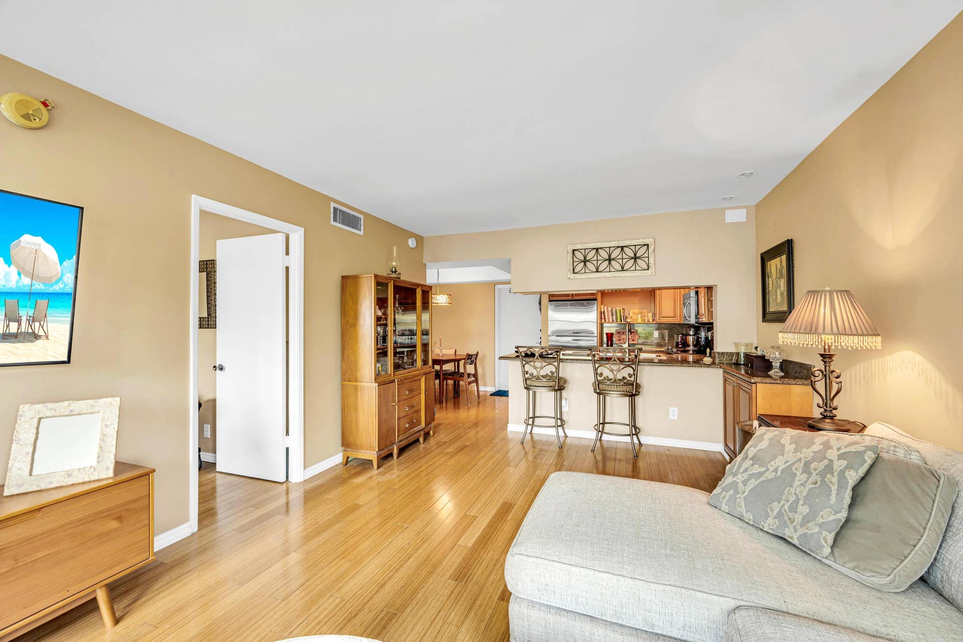 615 NE 12th Avenue, #312, Fort Lauderdale, FL 33304 615 NE 12TH -6