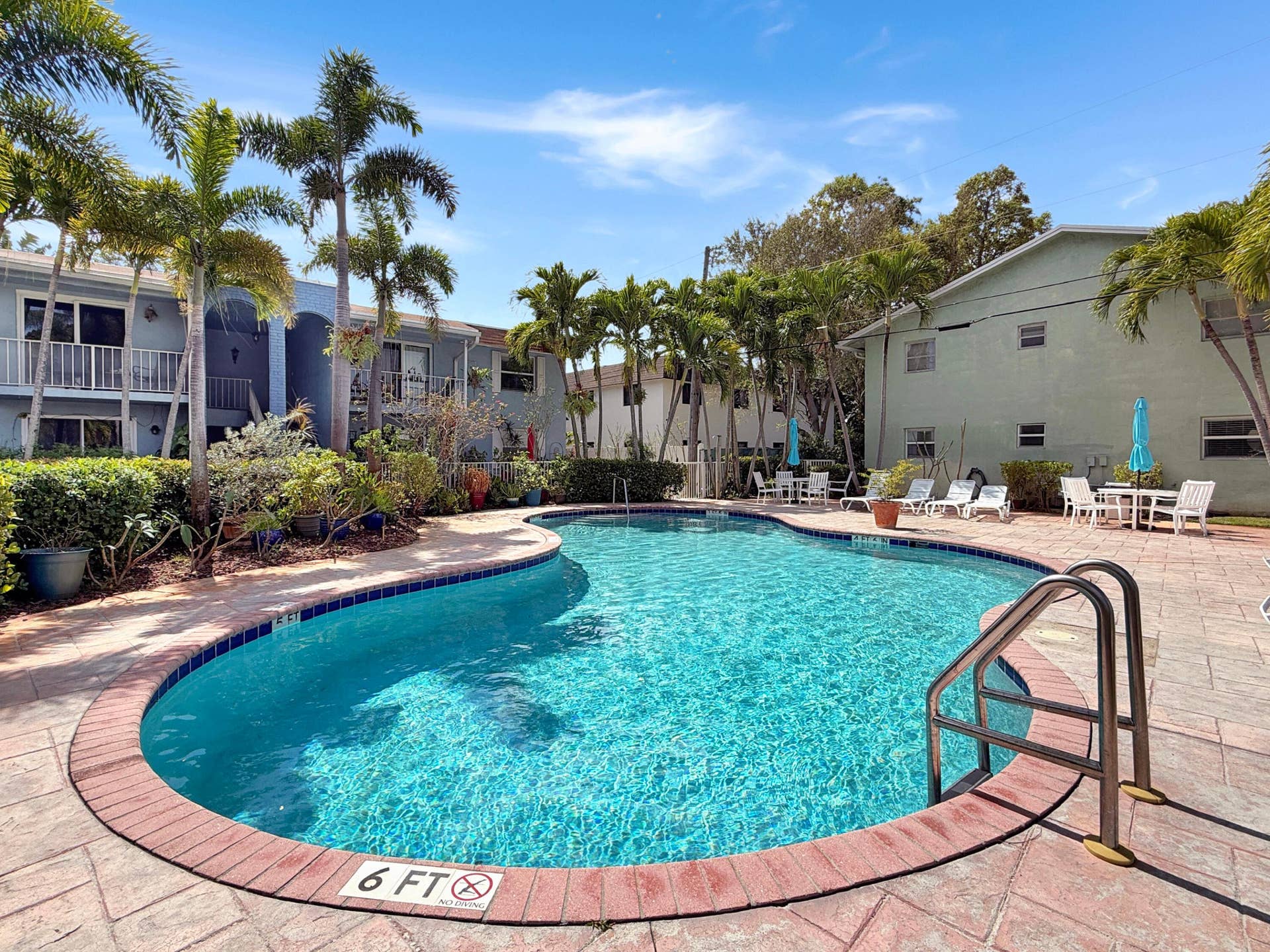 2607 NE 8th Avenue, #58, Wilton Manors, FL 33334 Community Pool