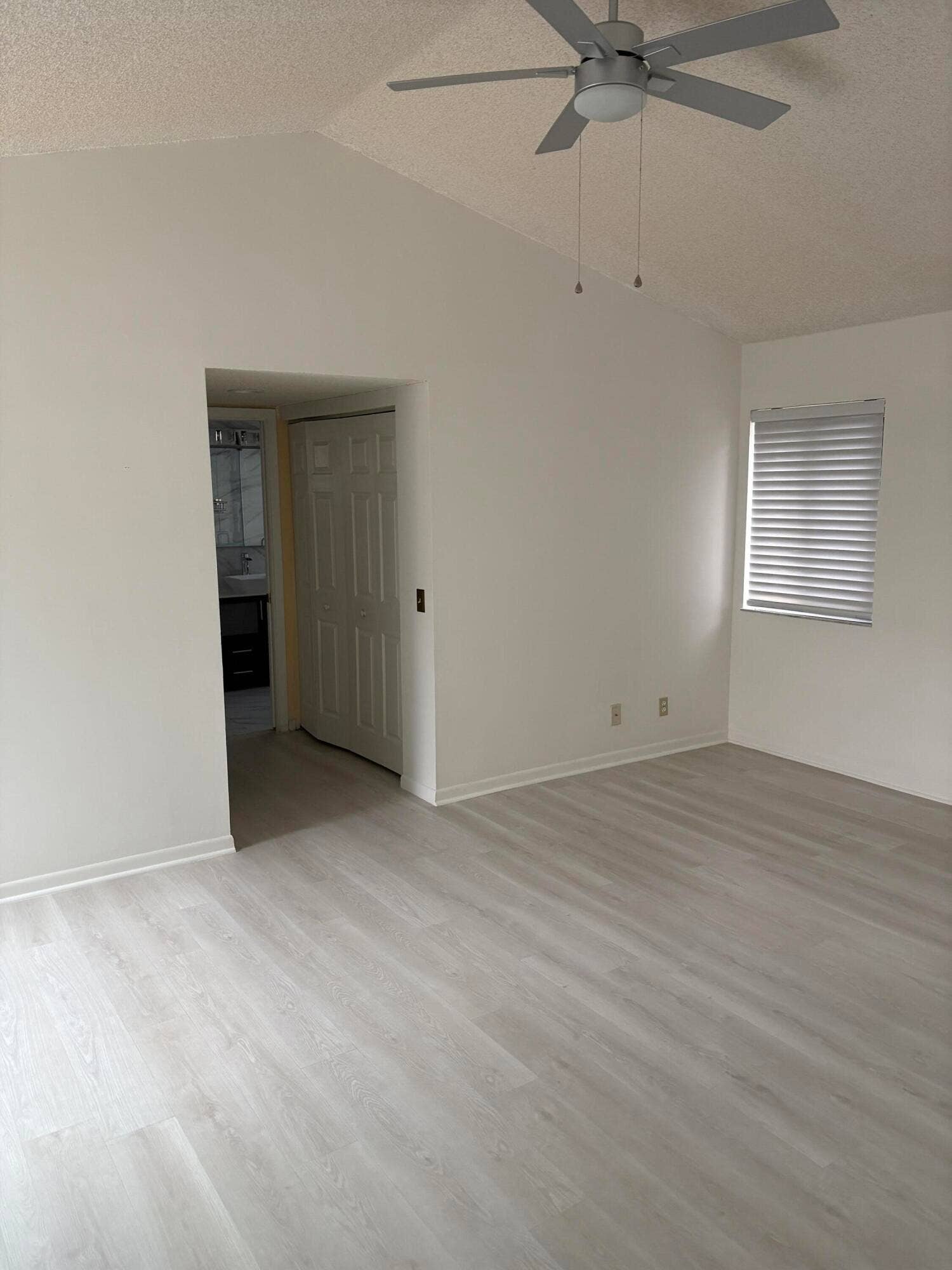 9760 NW 18th Drive, Plantation, FL 33322 primary bed/bath with two walk in closets